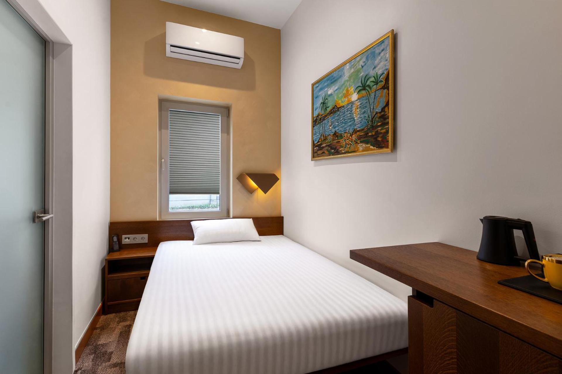 Single Room photo 1