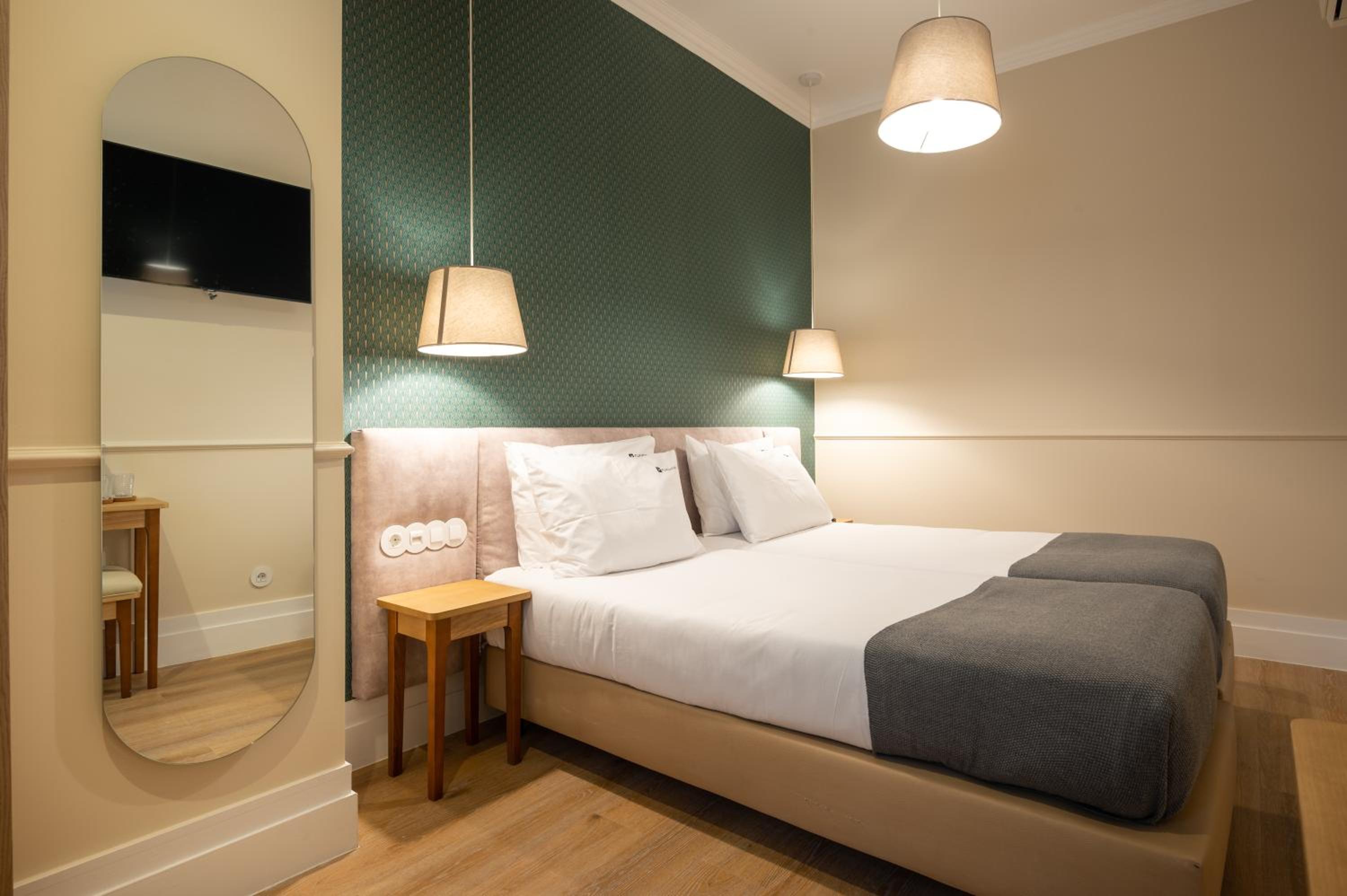Economy Twin Room photo 1