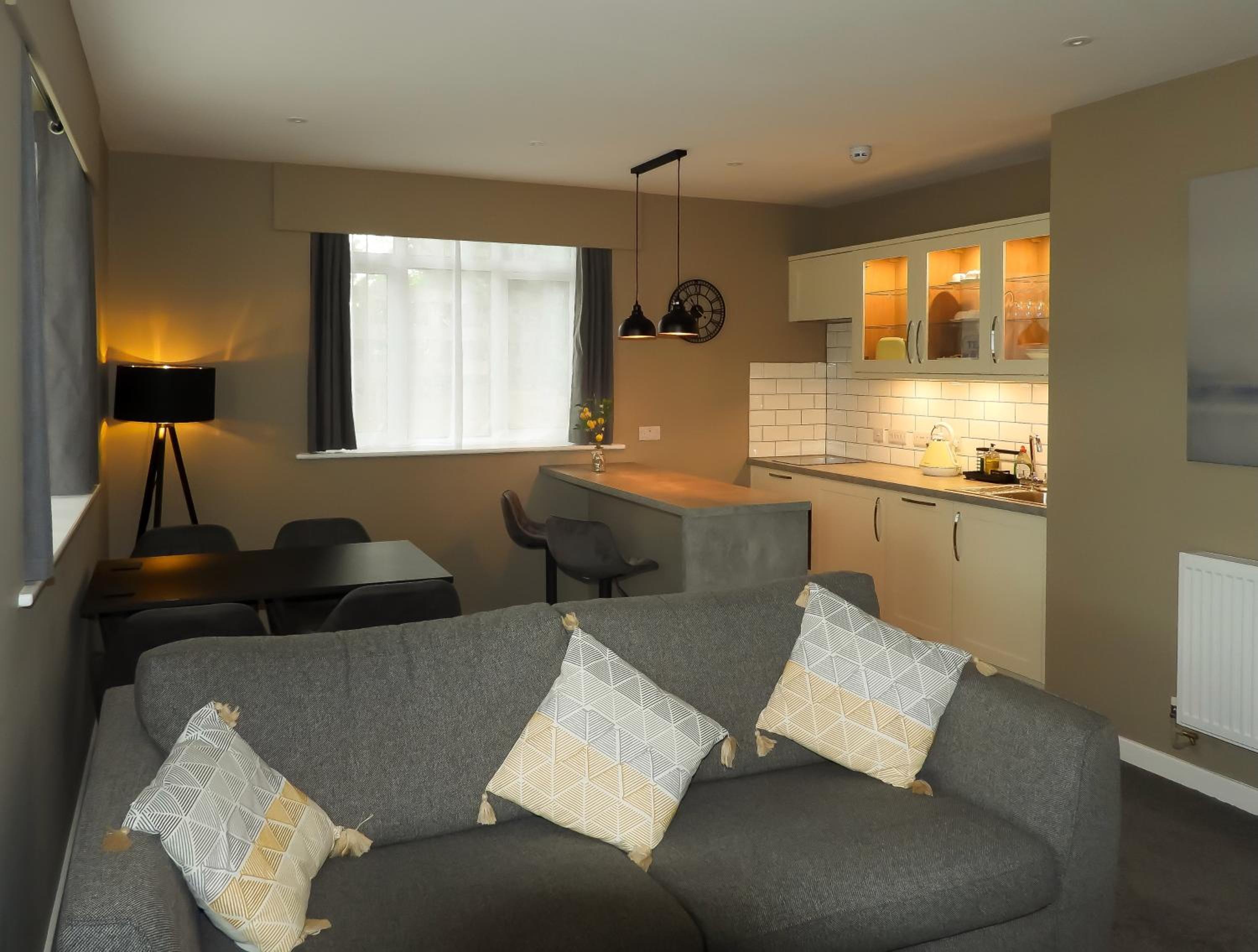 Two-Bedroom Suite - Photo 3