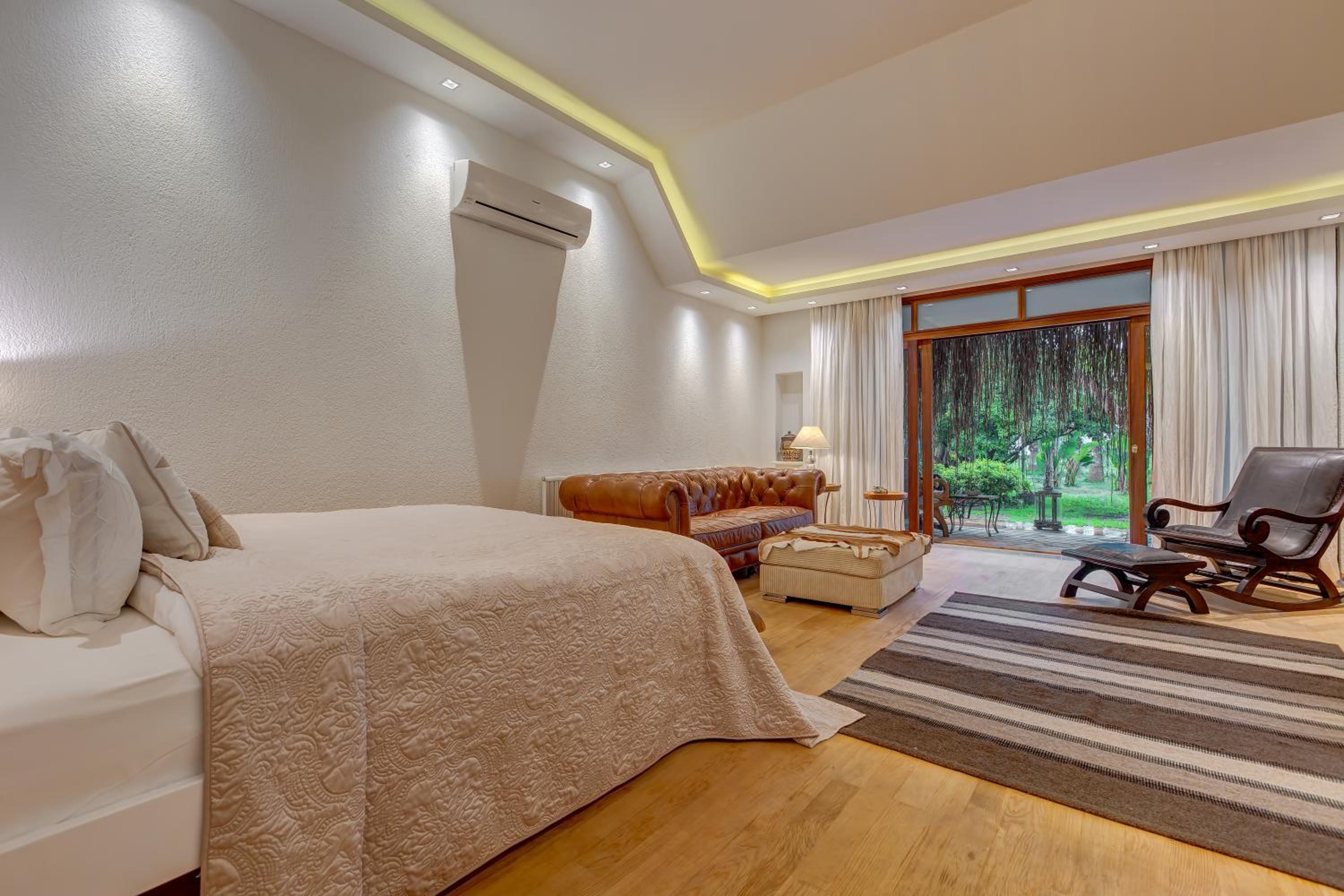 Super Deluxe Double Room photo 3