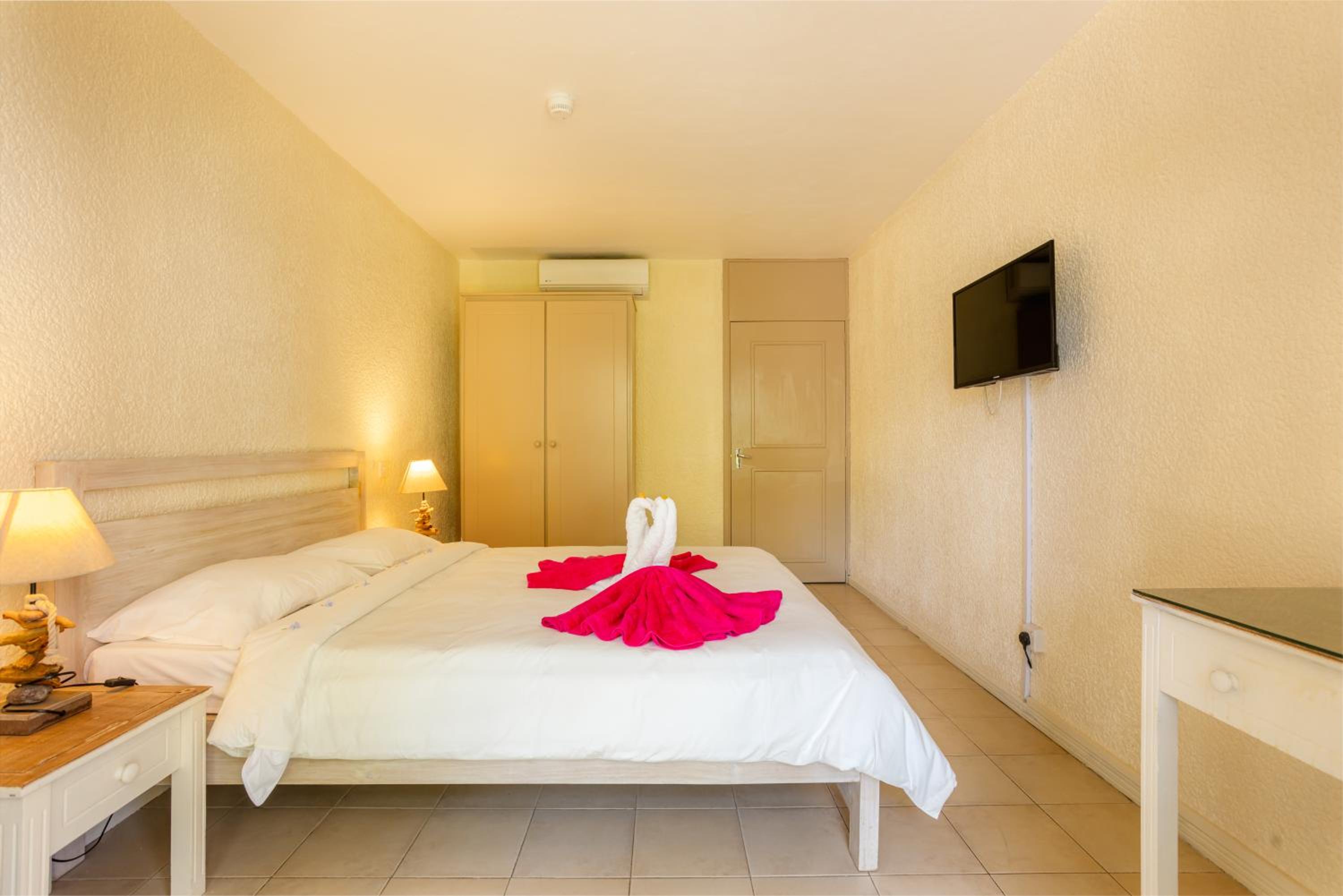 Double Room - Photo 3