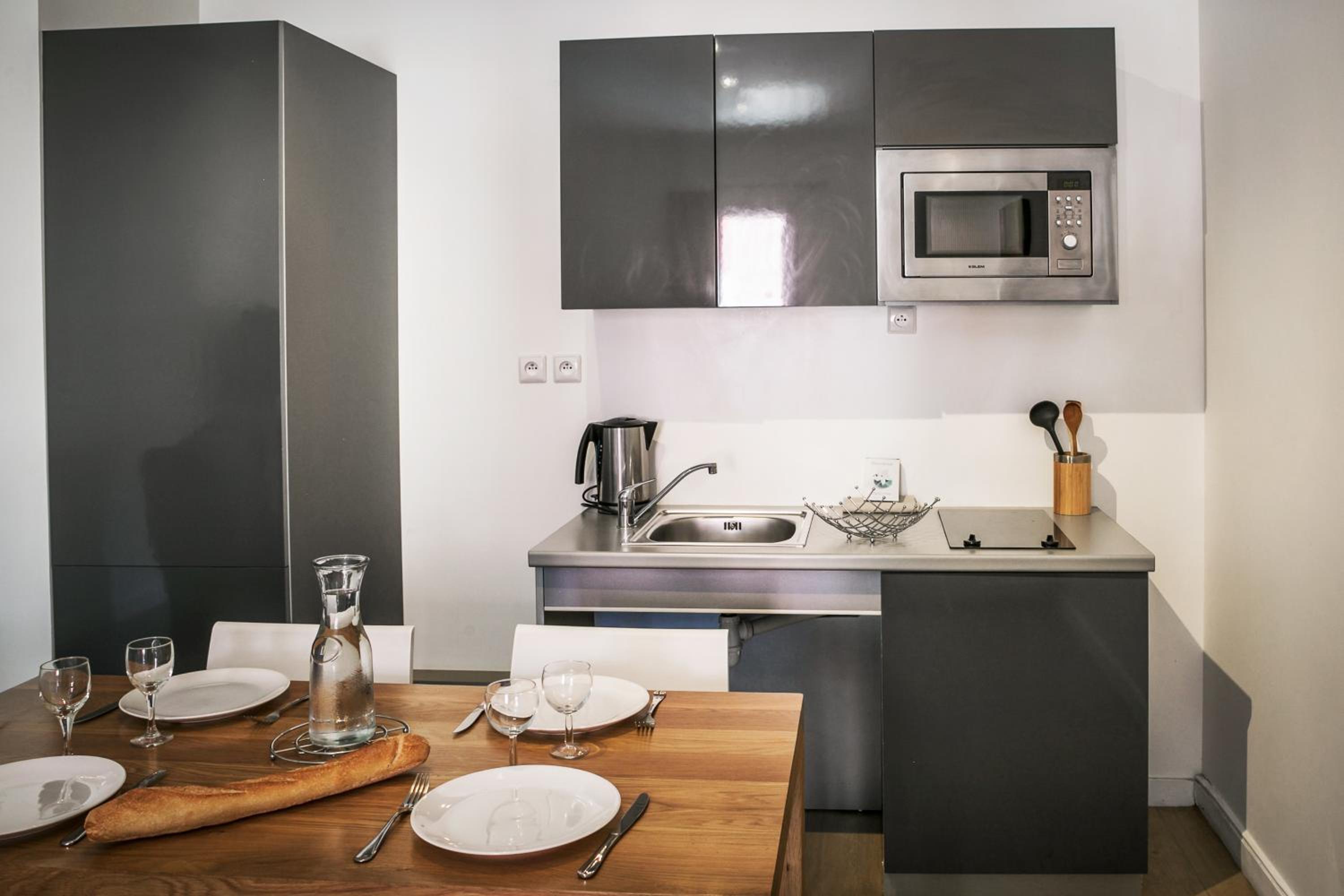 One Bedroom Apartment (6 Adults)
