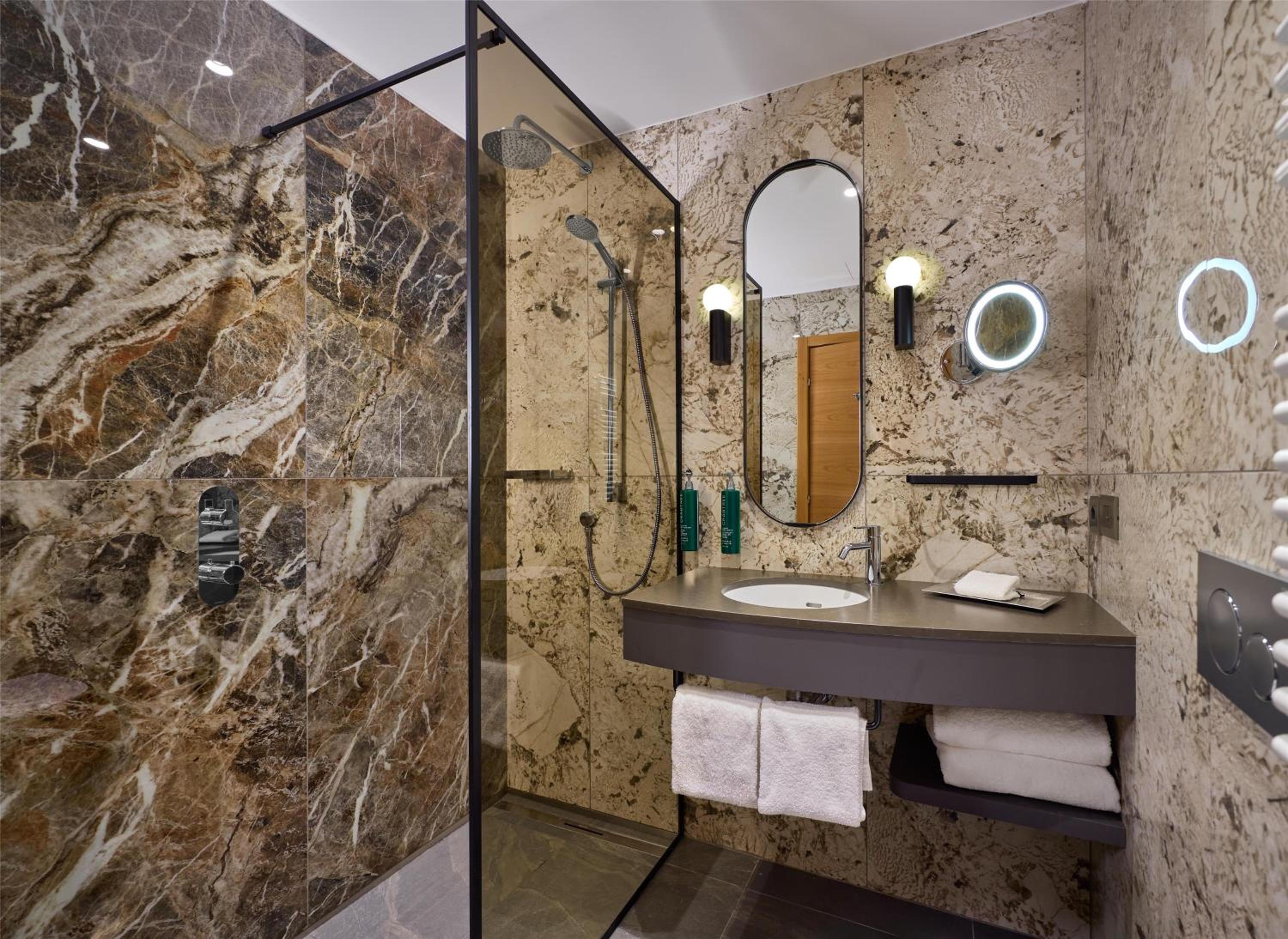 Executive Queen Room