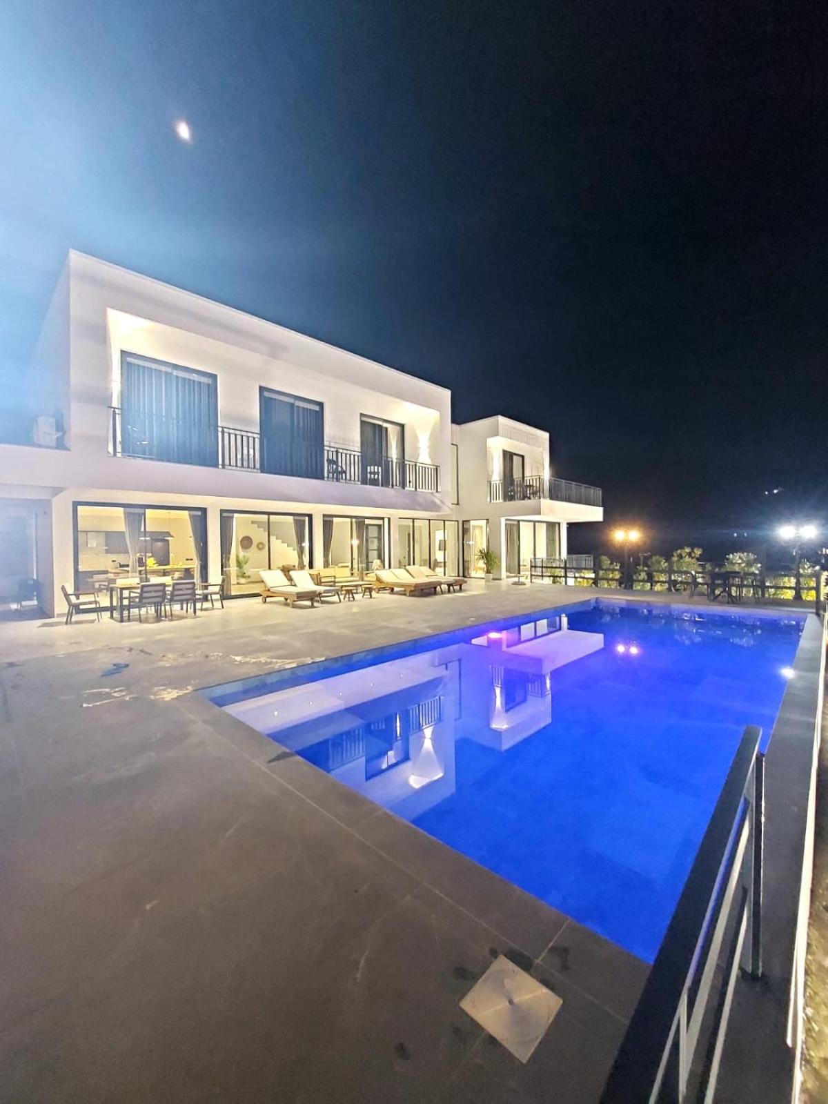 Superior Villa
