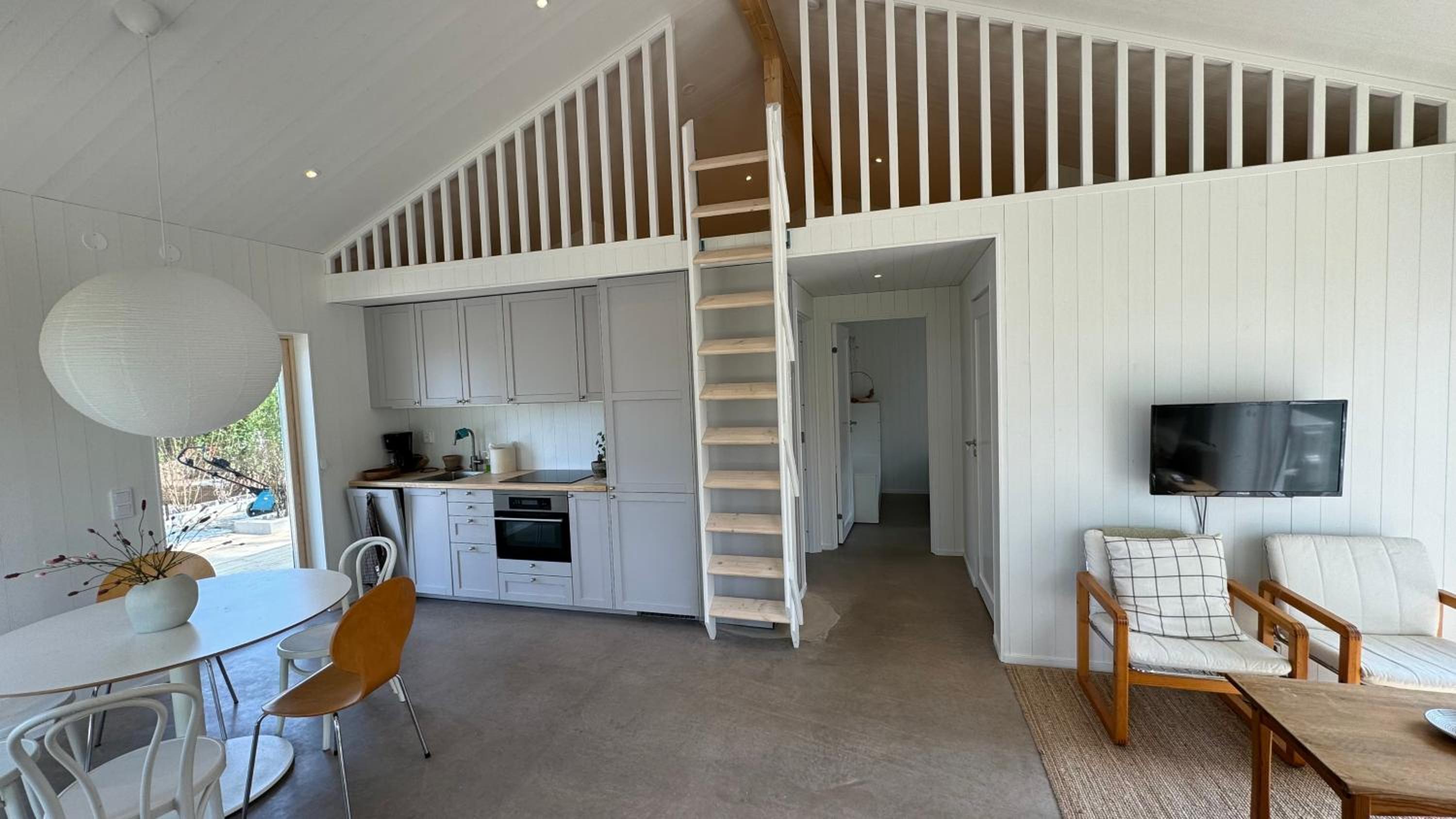 Two-Bedroom House photo 3