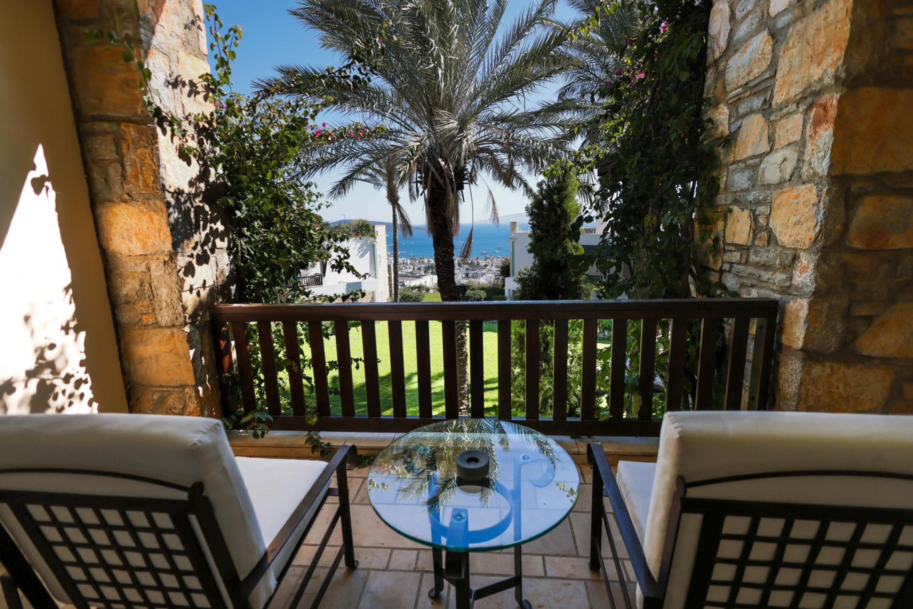 Garden Sea Suite - Photo 1