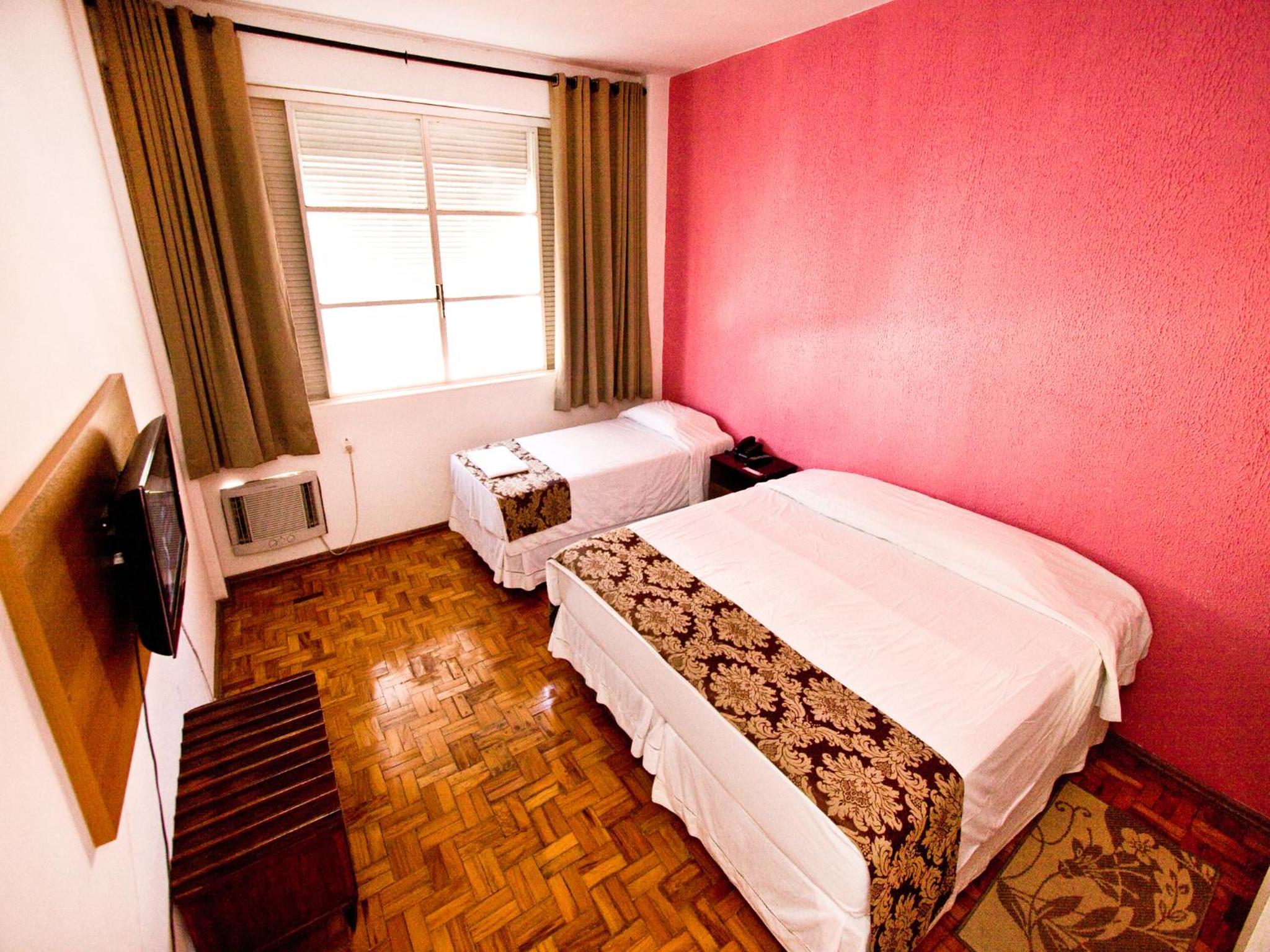 Triple Room with One Double Bed and One Single Bed photo 2