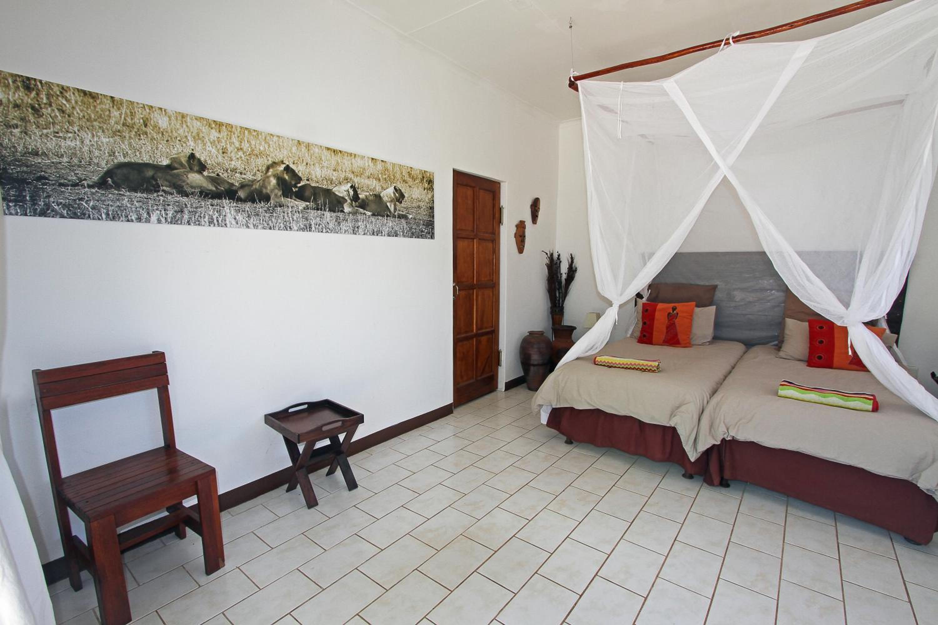 Twin Room - Lion photo 2