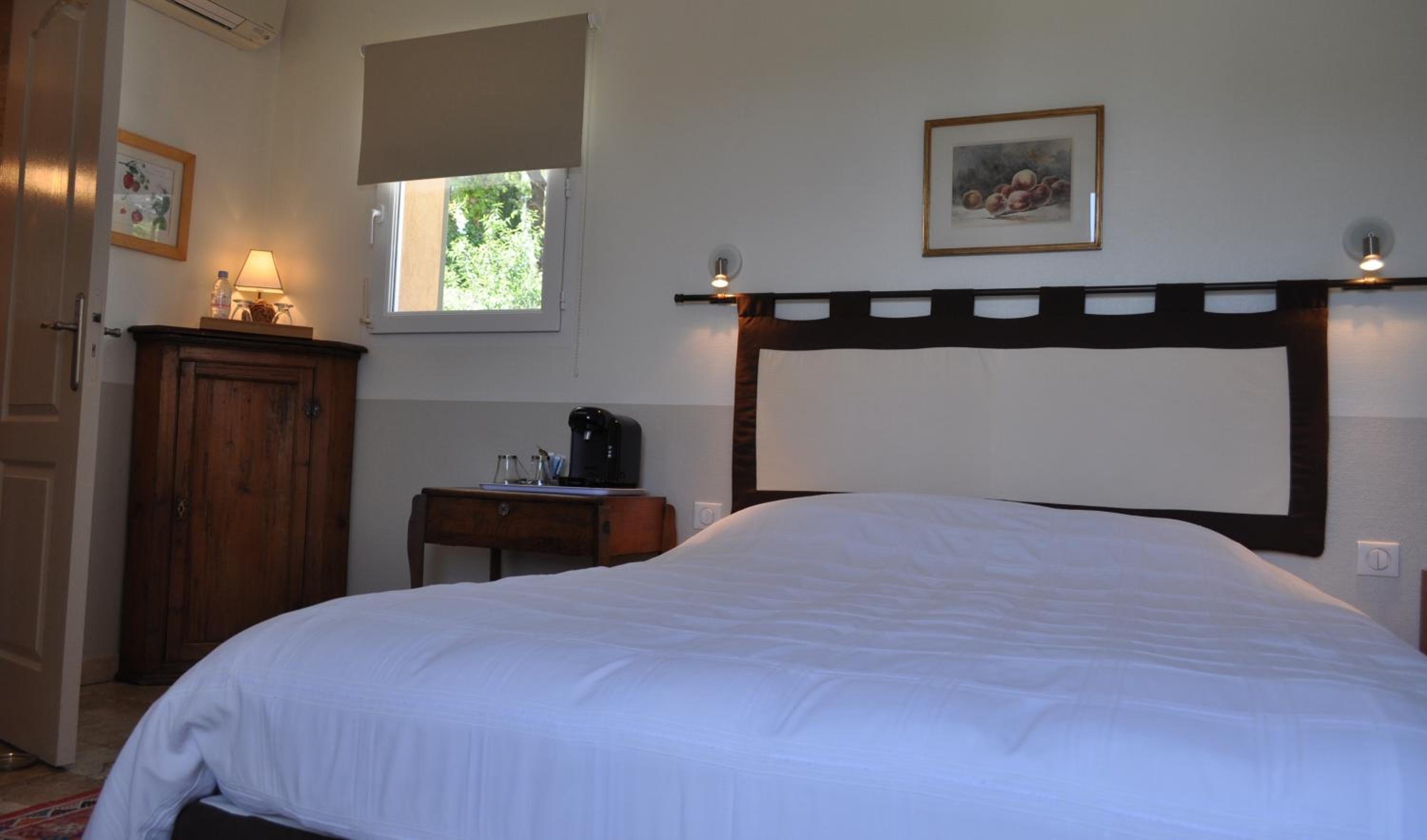 Double Room - Bougainvilliers with Garden View photo 2
