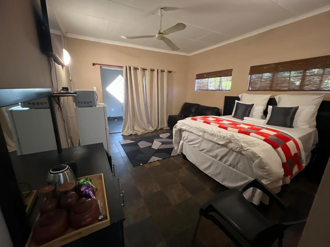Deluxe Double or Twin Room photo 1