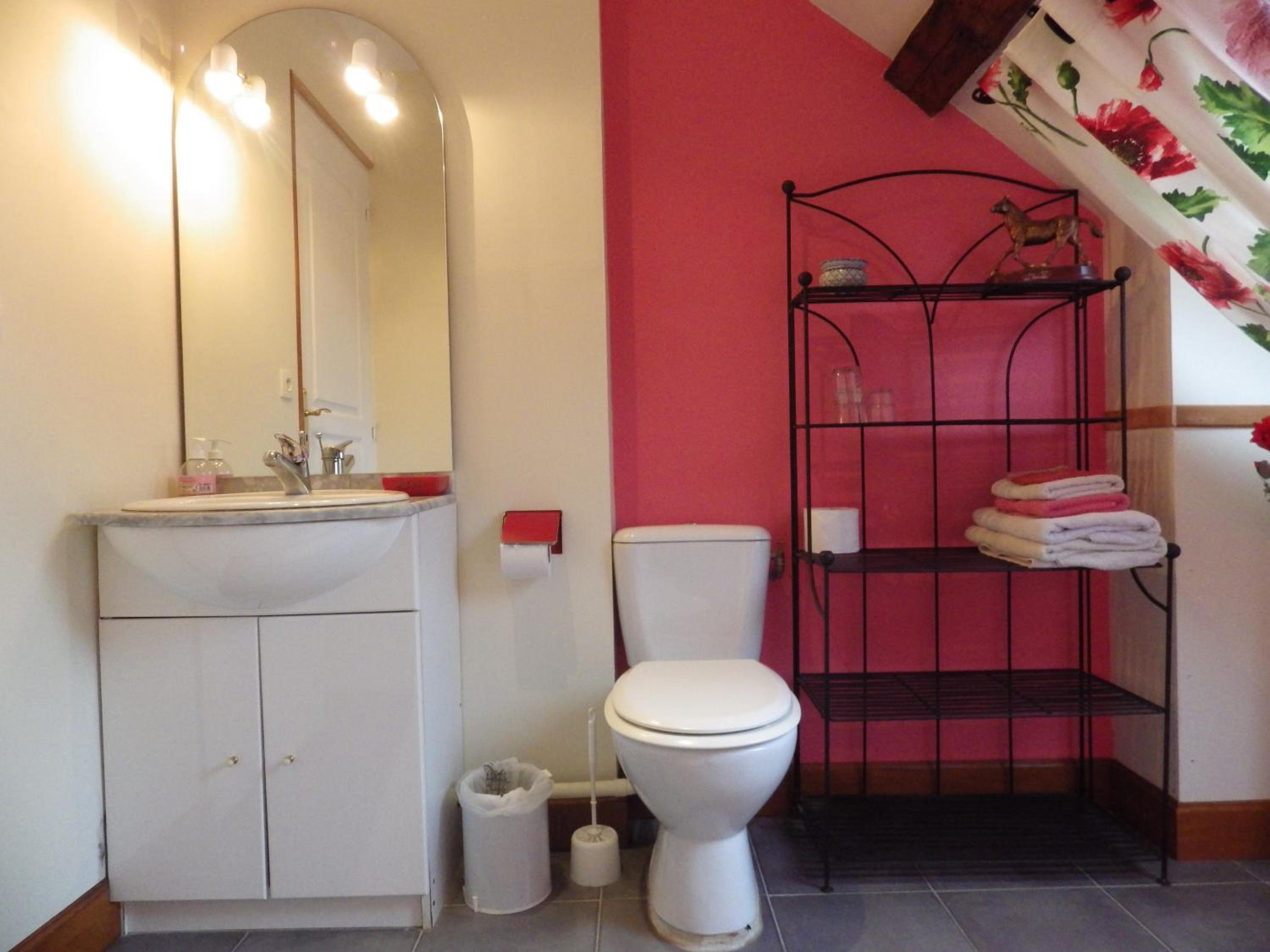 Triple Room with Private Bathroom - Photo 2