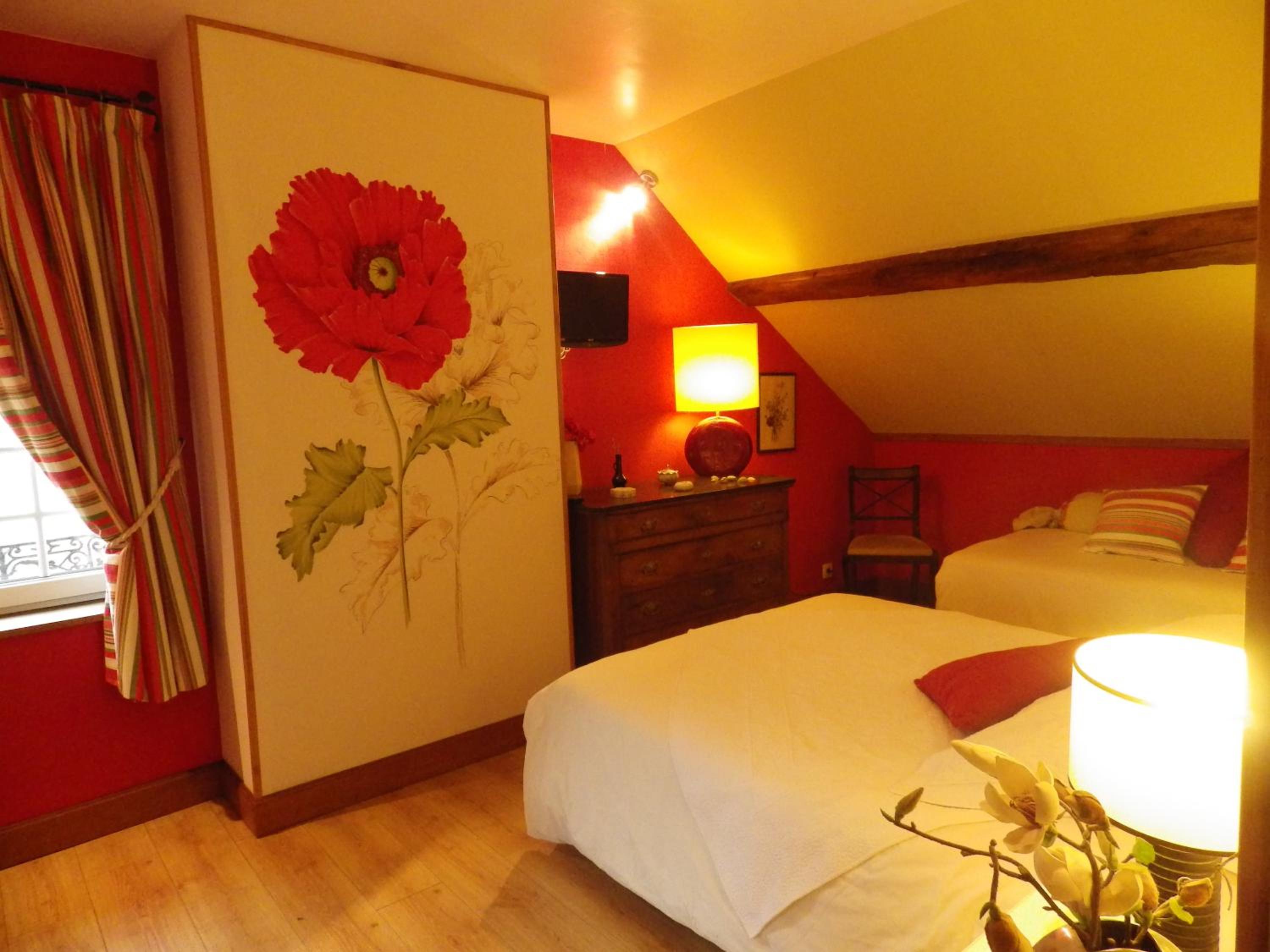 Triple Room with Private Bathroom - Photo 1