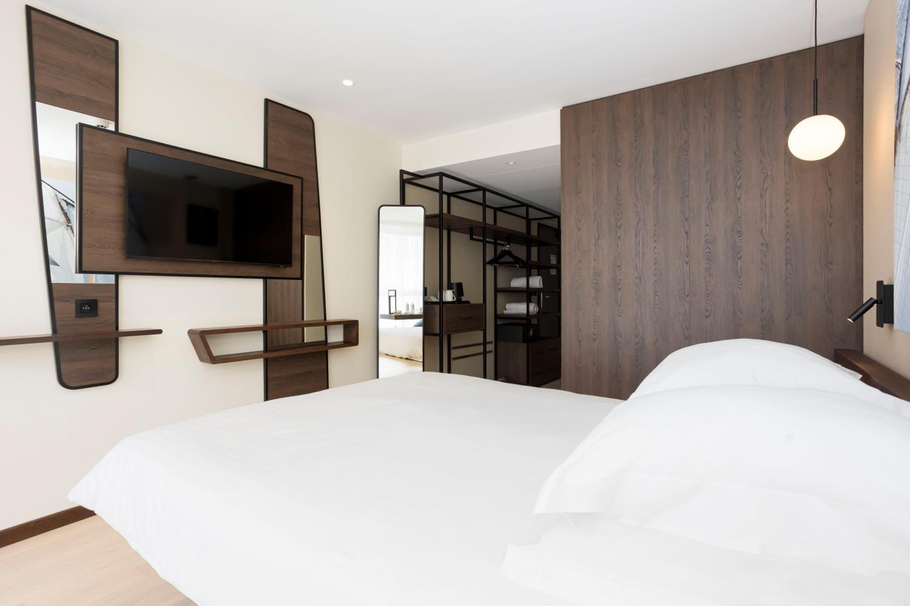 Standard Double Room - Photo 5