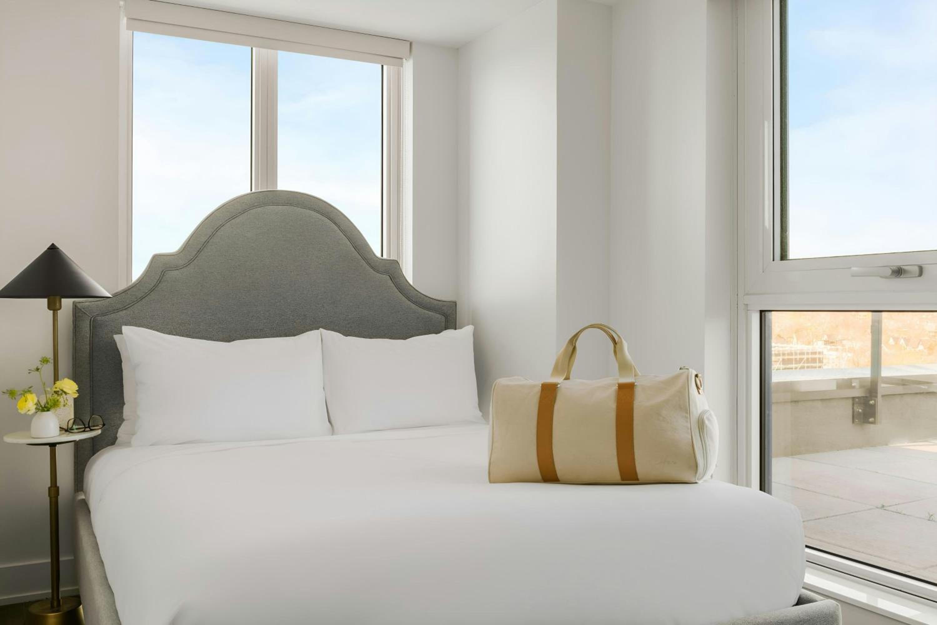 Two-Bedroom Deluxe Apartment with Balcony