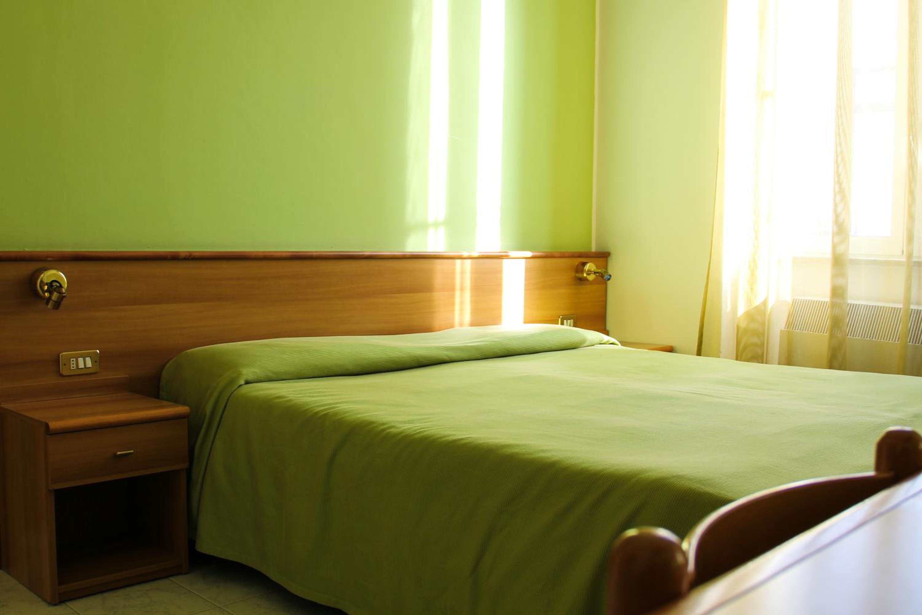 Double Room - Photo 5