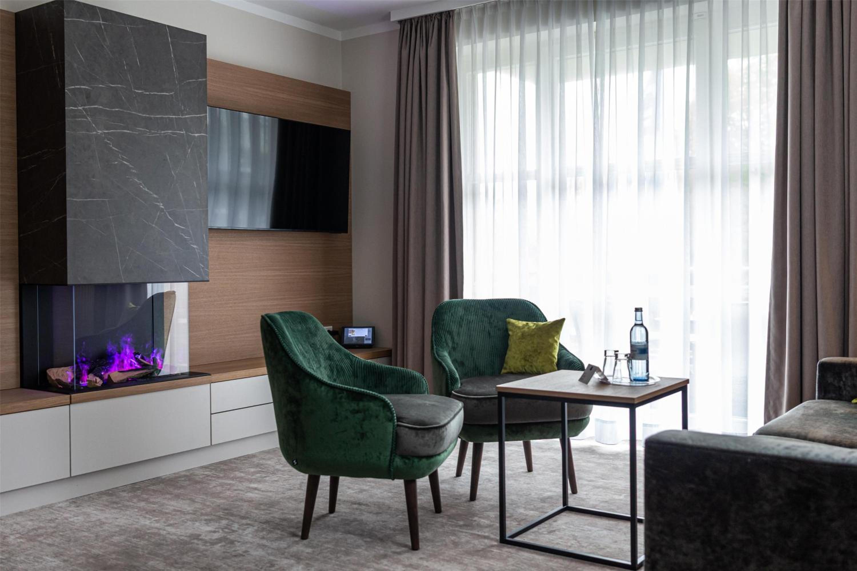 Suite - Photo 3