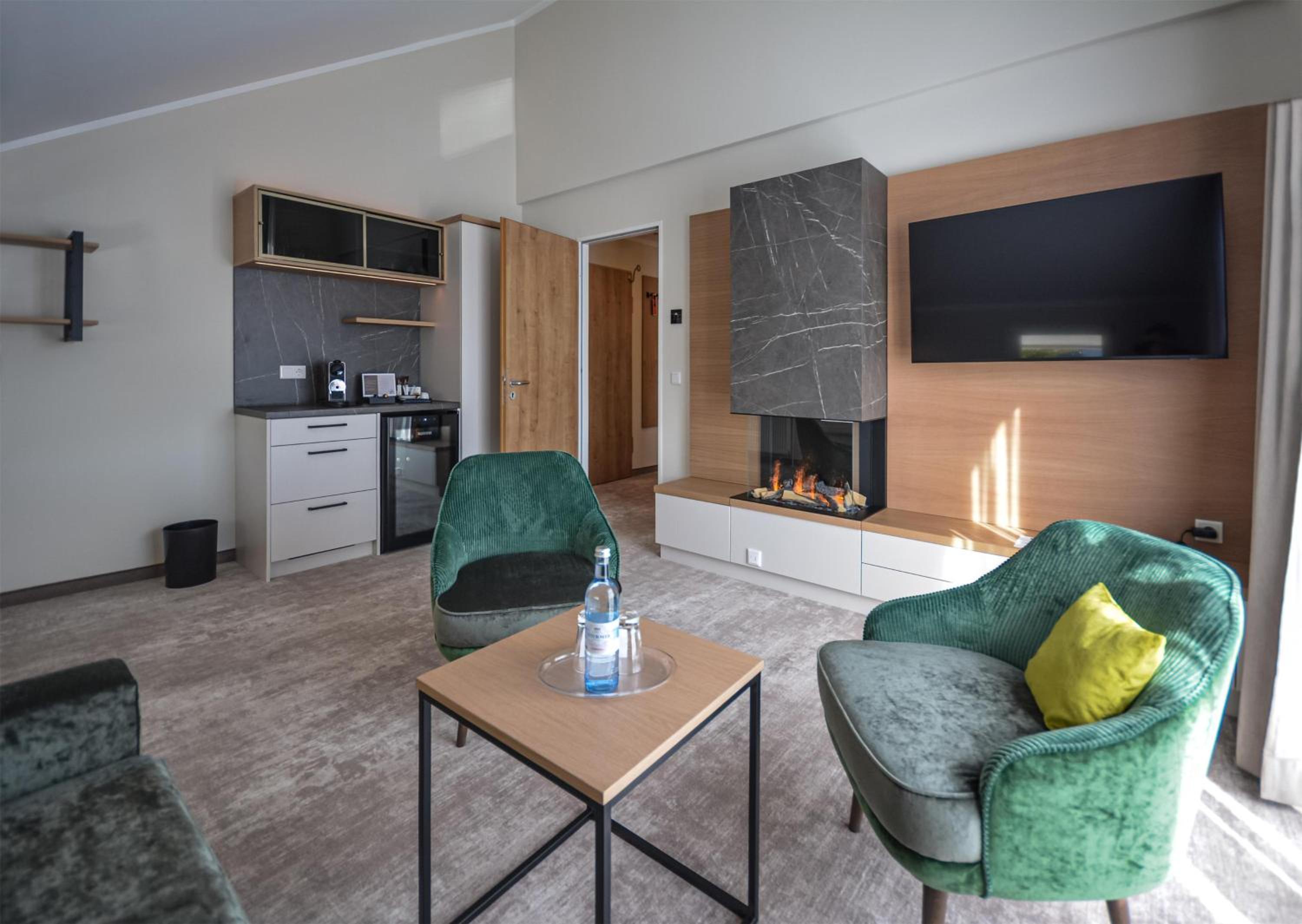 Suite - Photo 6