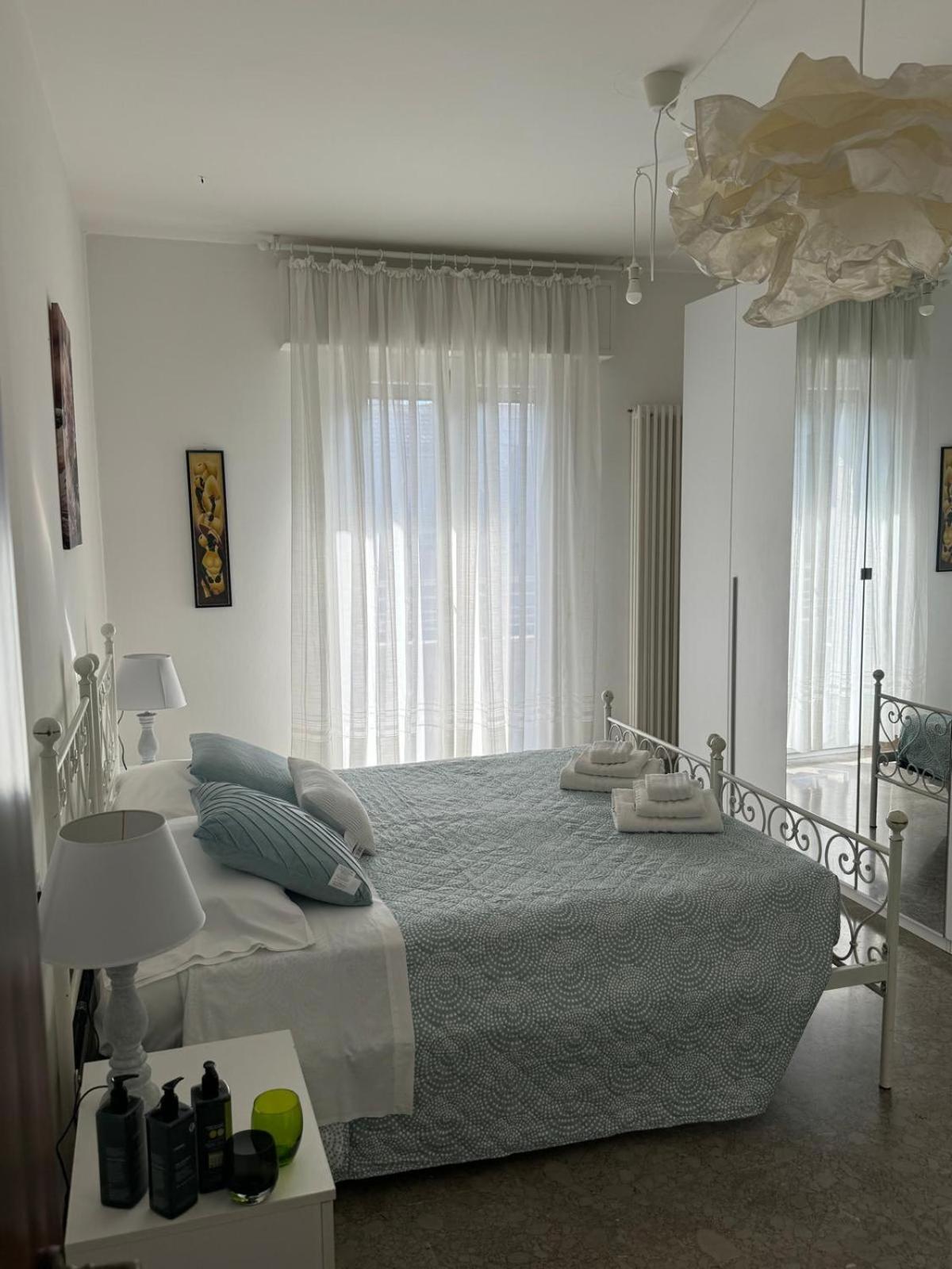 Three-Bedroom Apartment with Balcony - Annex photo 2