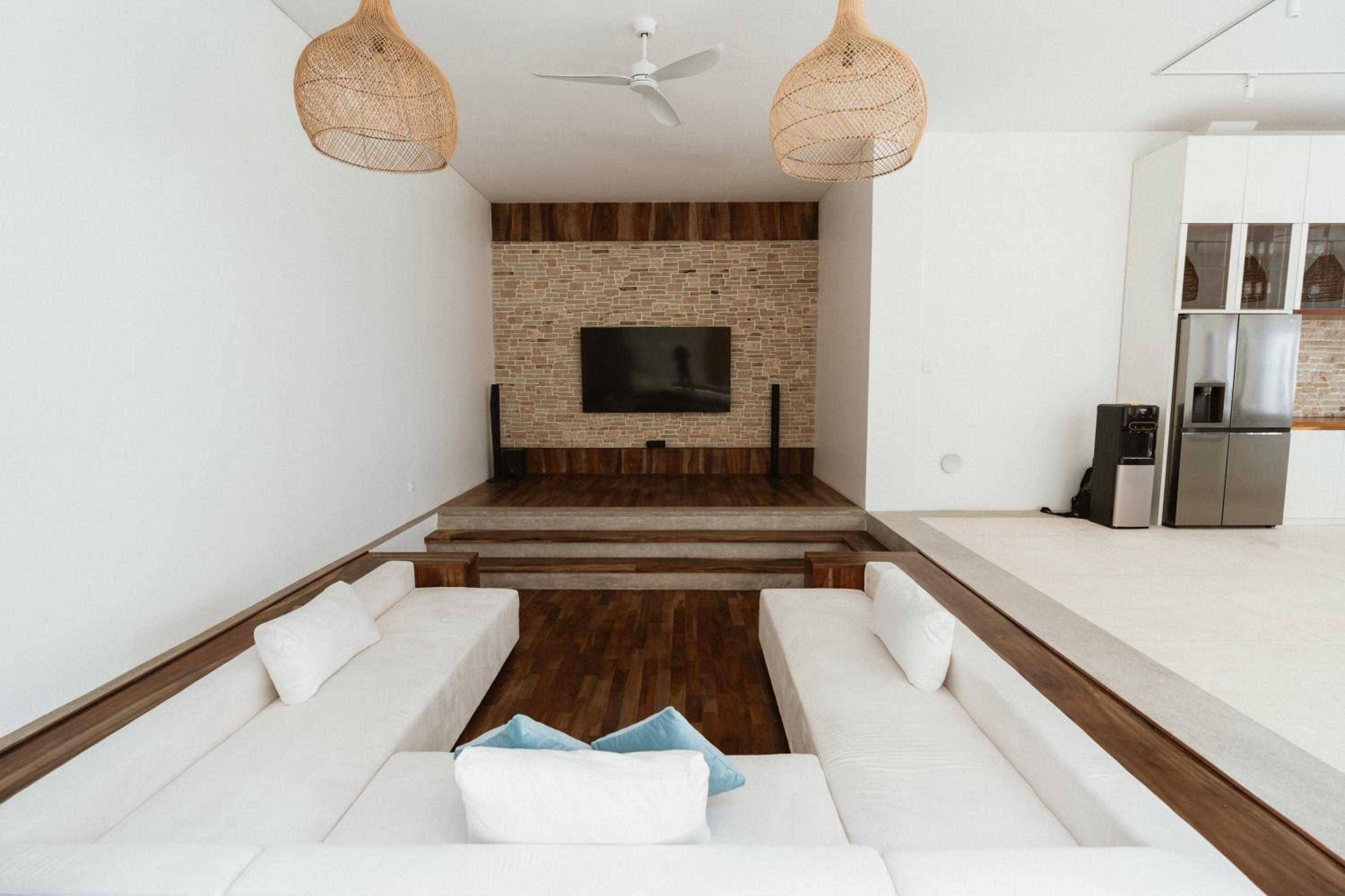 Villa - Beach Front - Photo 4