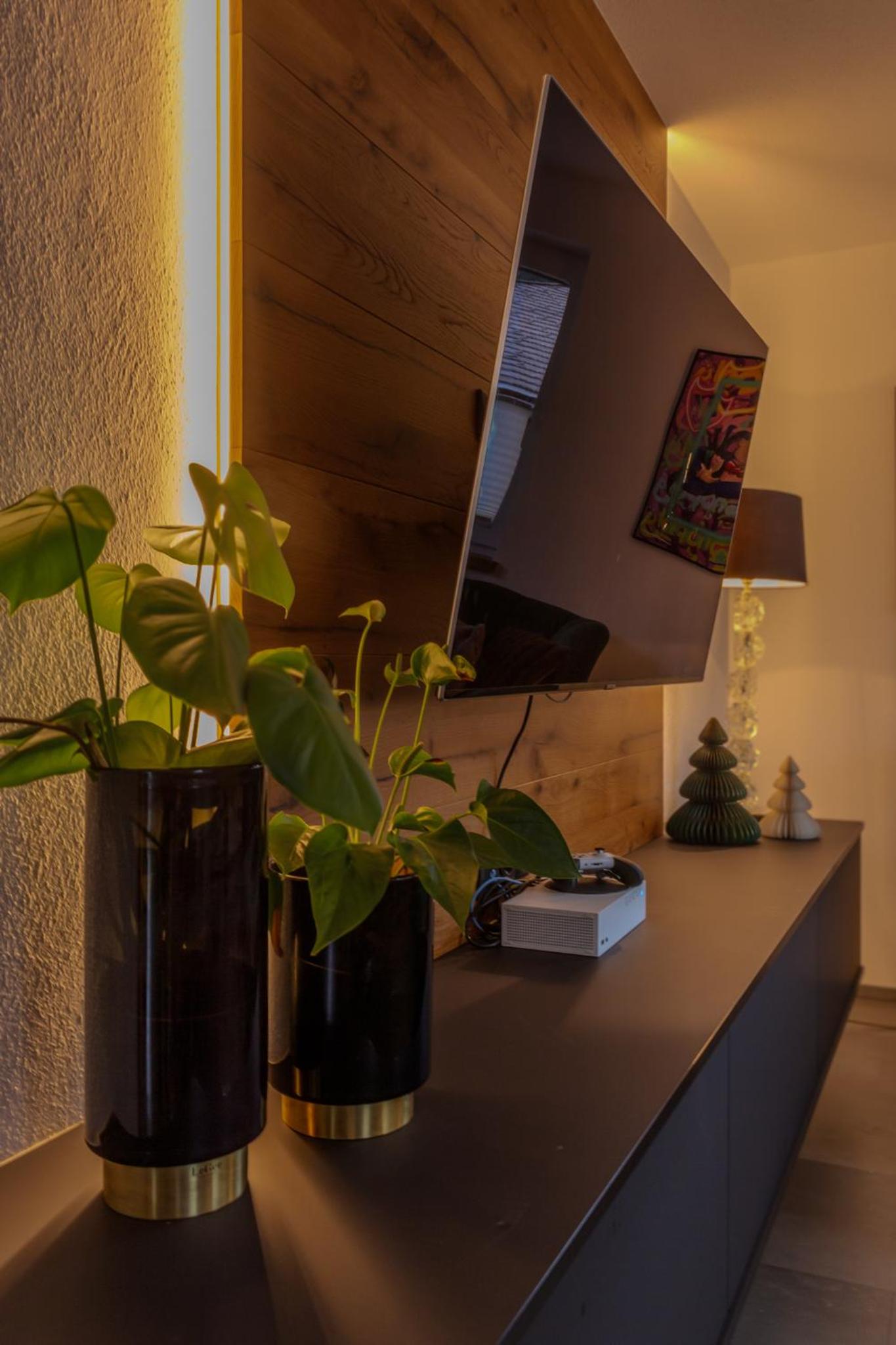 Two-Bedroom Apartment with Balcony and Terrace photo 3