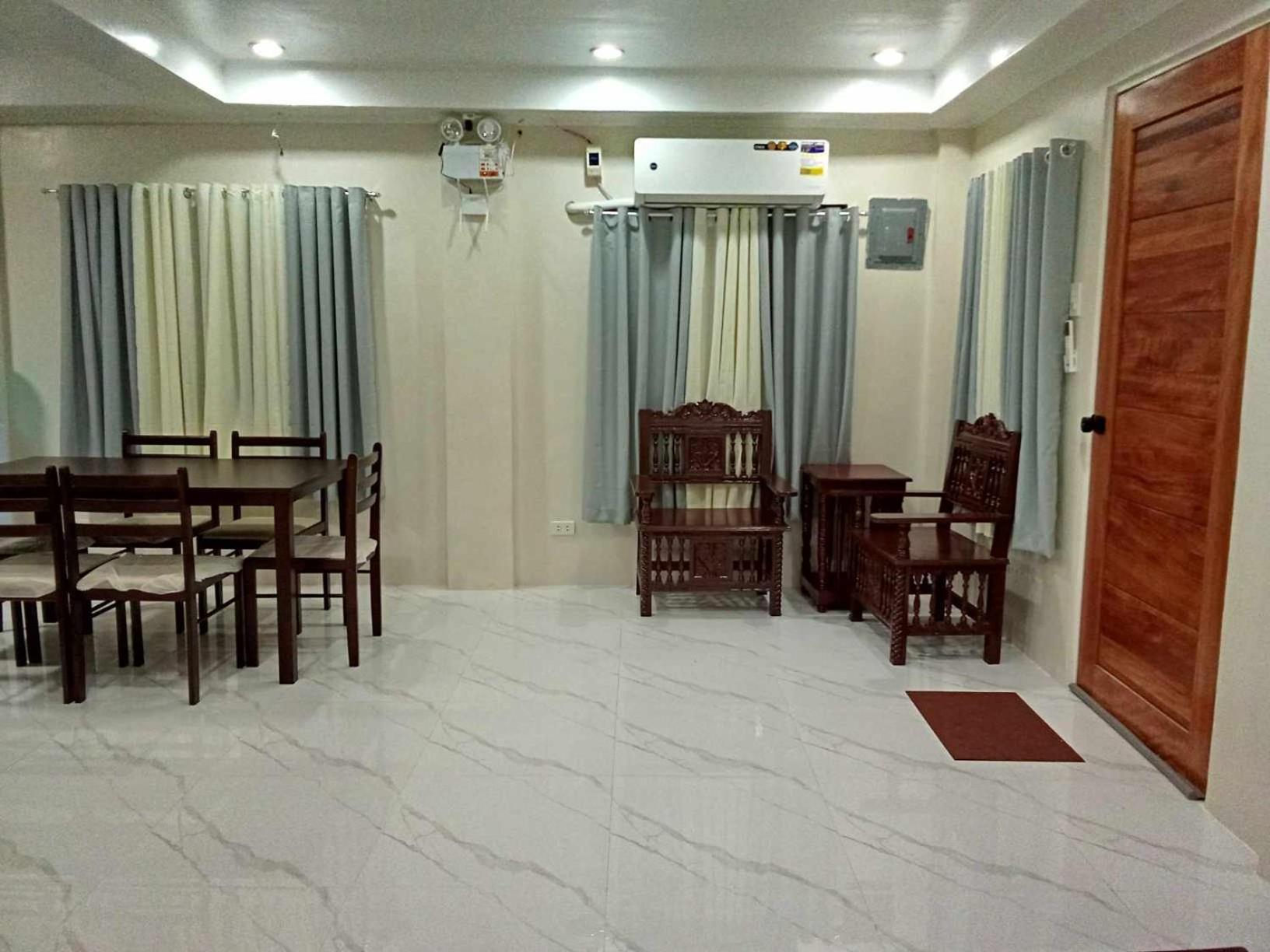 Villa photo 2