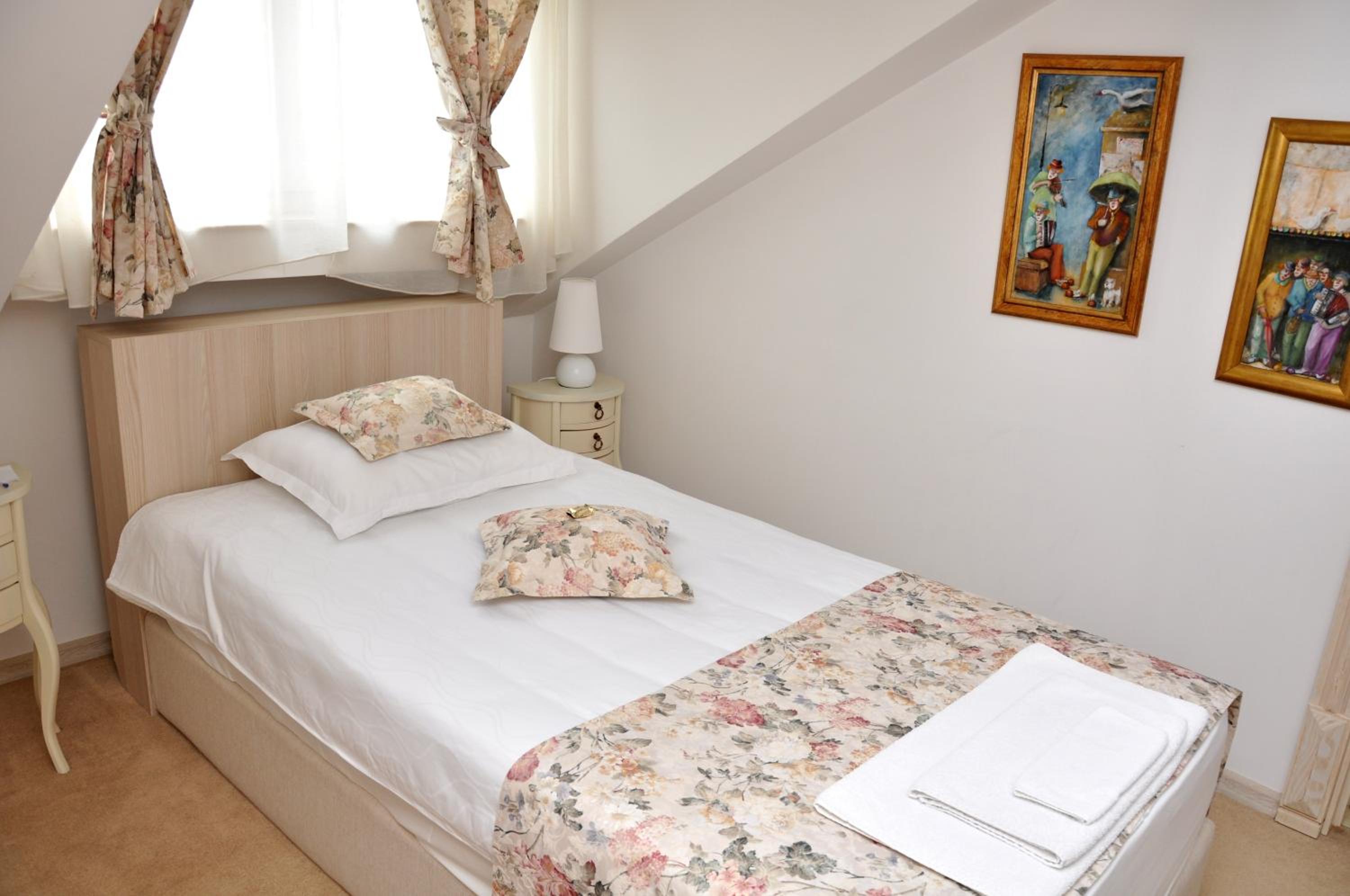Single Room photo 3