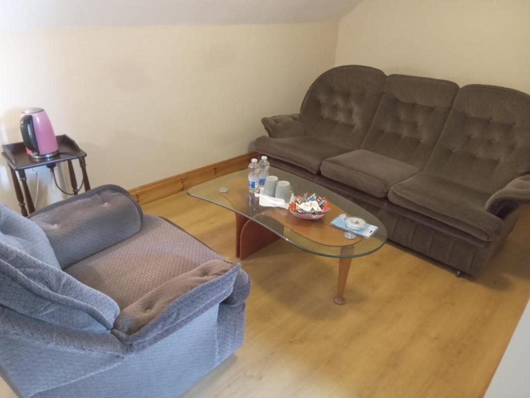 Standard Double Room with Shared Bathroom photo 1