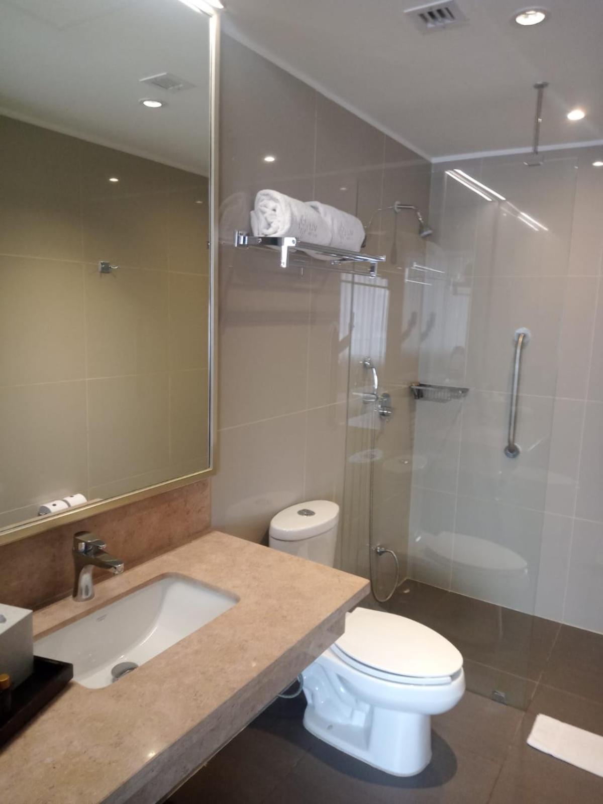 Deluxe King Room photo 1