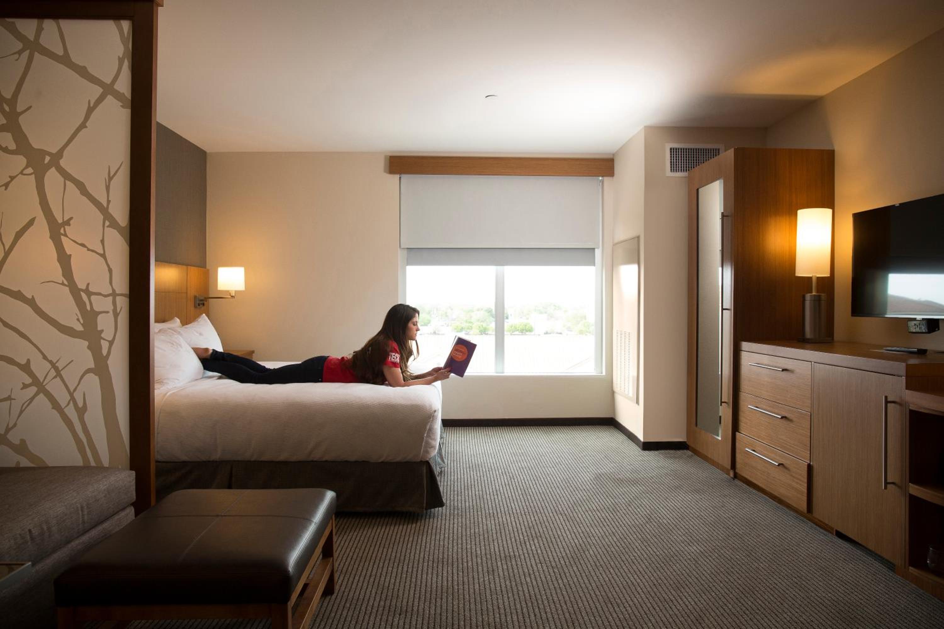 King Room with Sofa Bed - High Floor