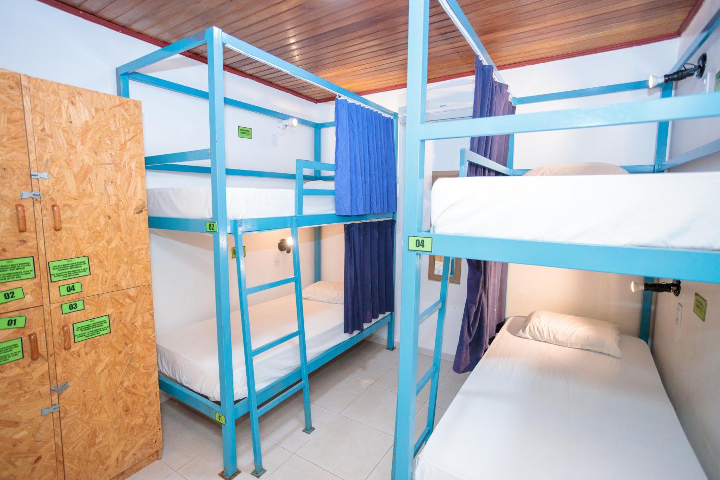 Economy Quadruple Room with Shared Bathroom photo 2
