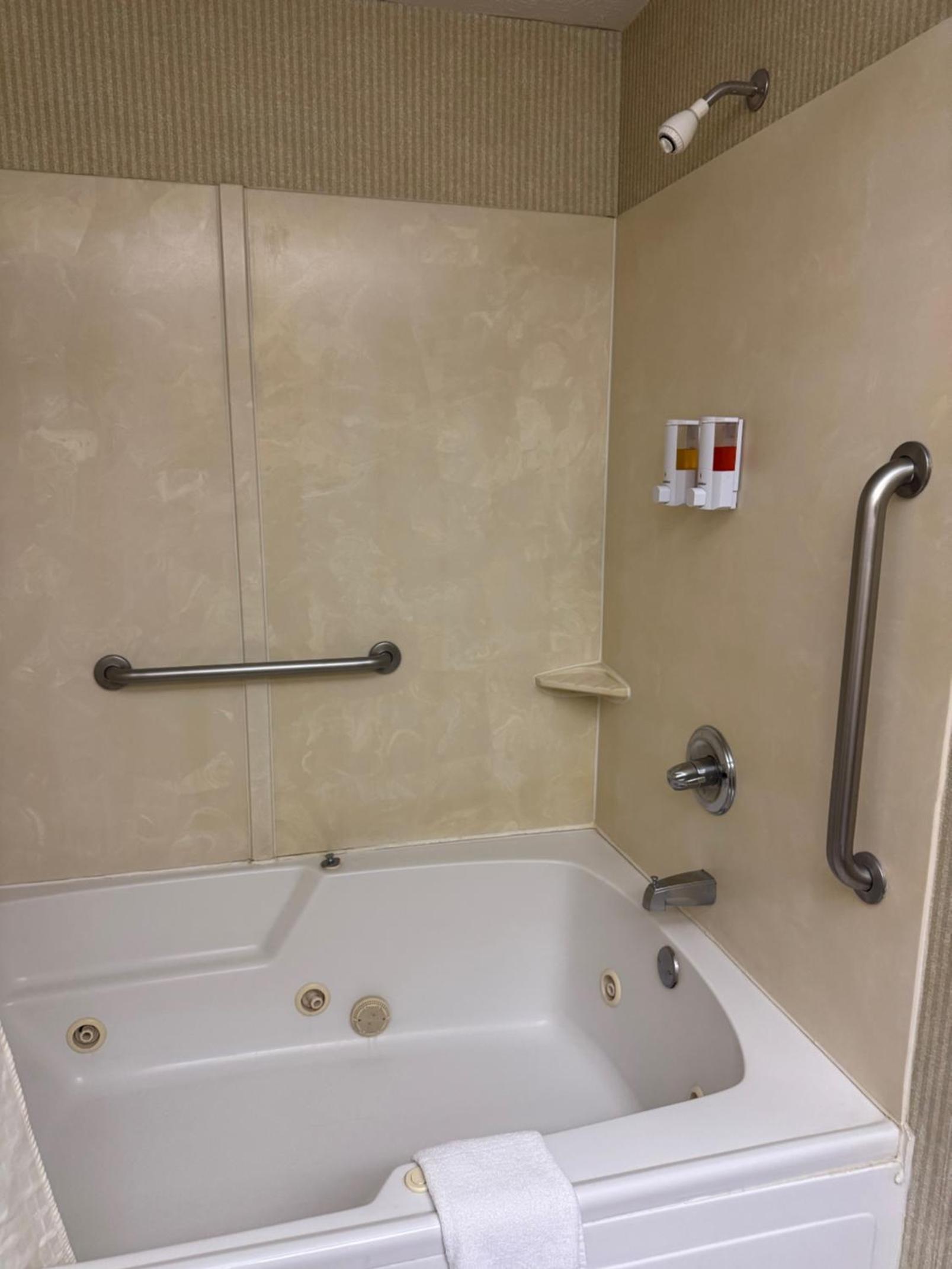 Queen Room - Disability Access