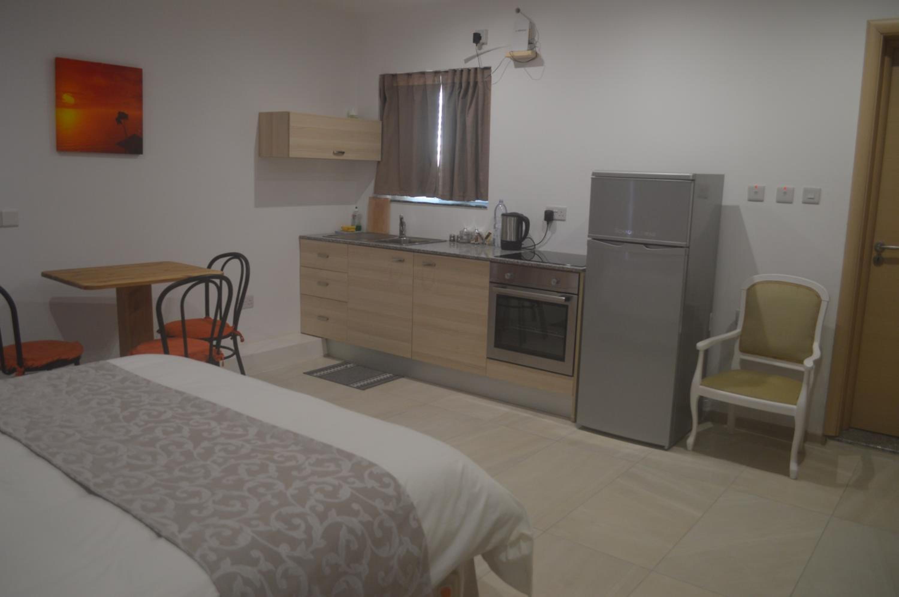 Studio Apartment
