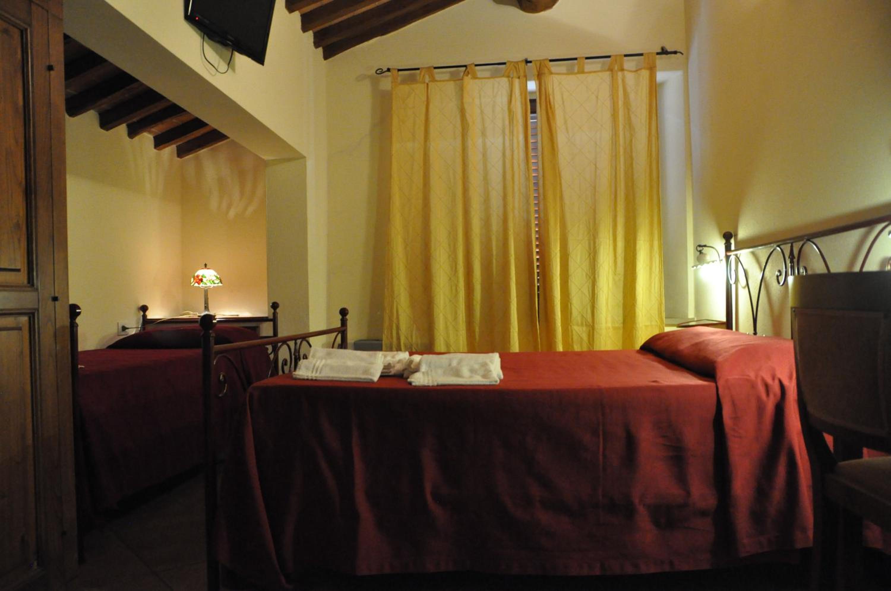 Double Room - Photo 18