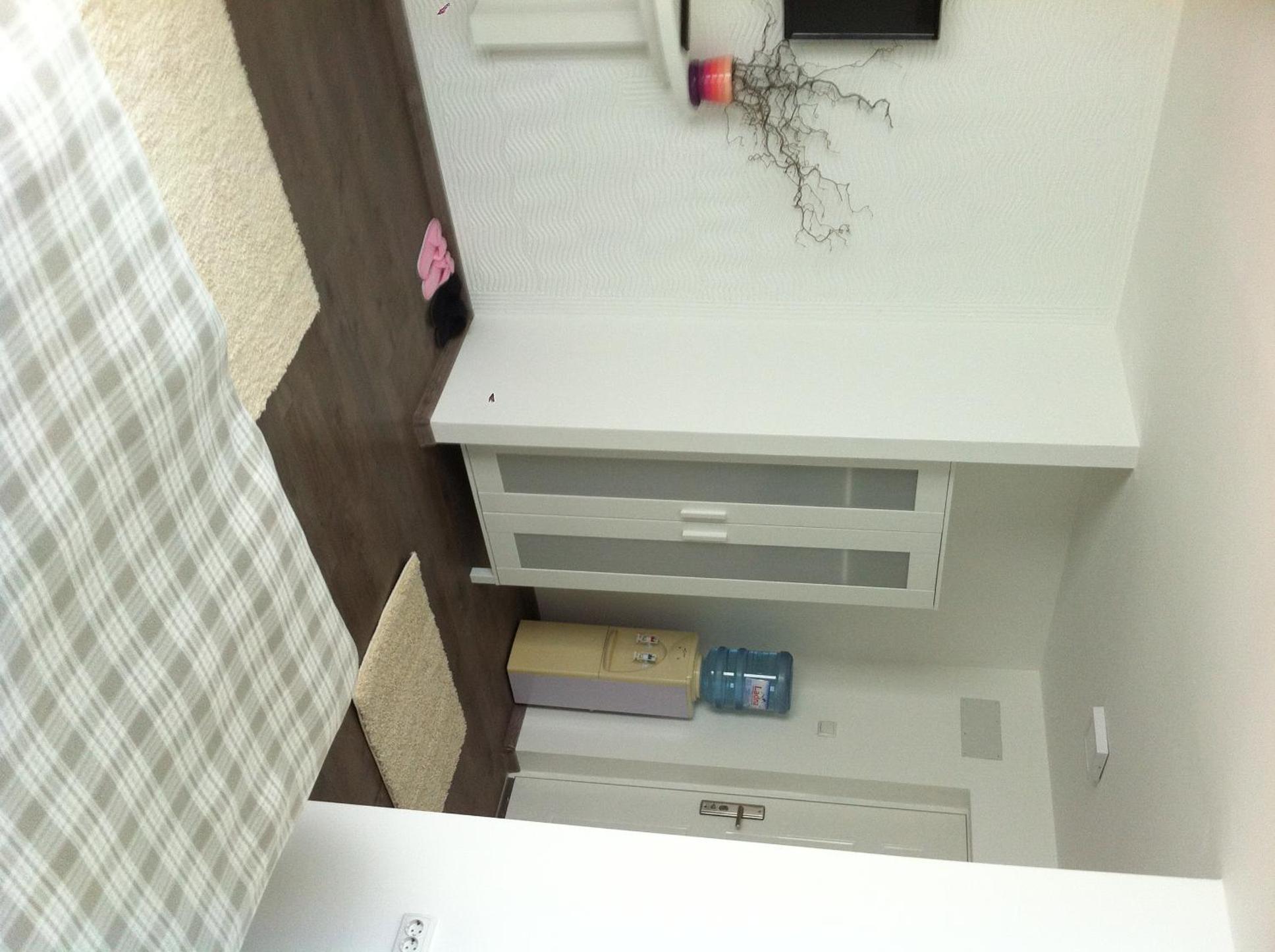 Twin Room with Pool View - Photo 6