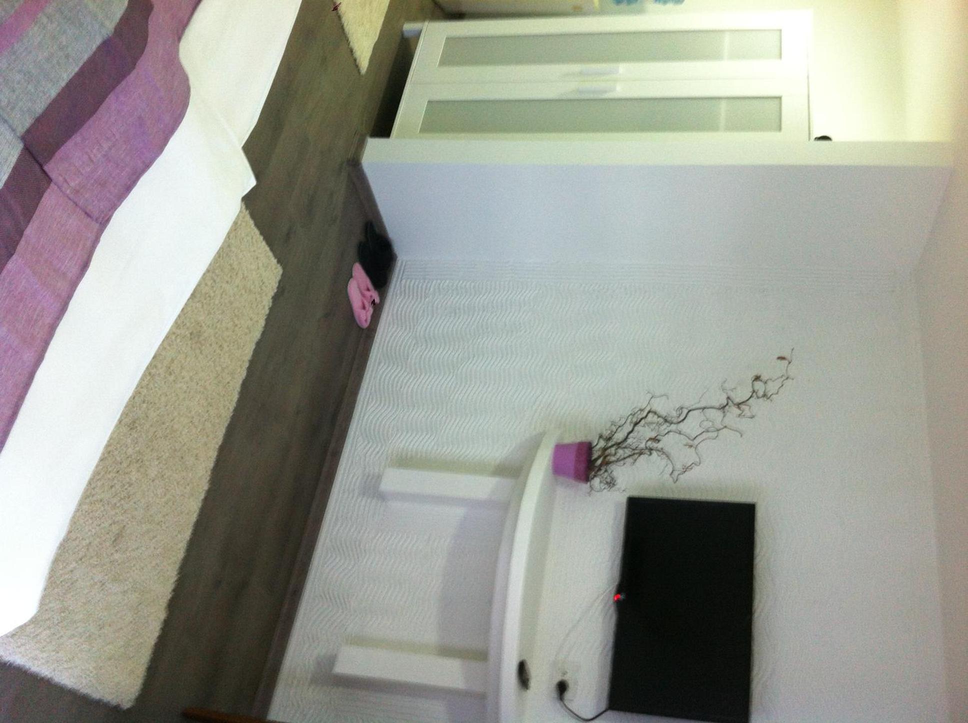 Twin Room with Pool View - Photo 15