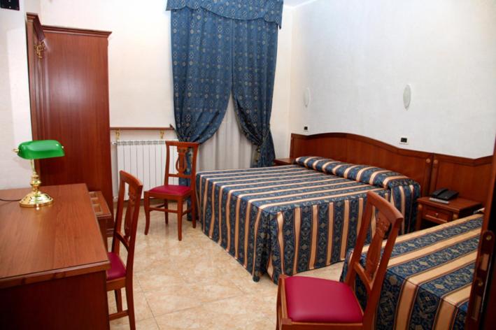 Triple Room - Photo 2