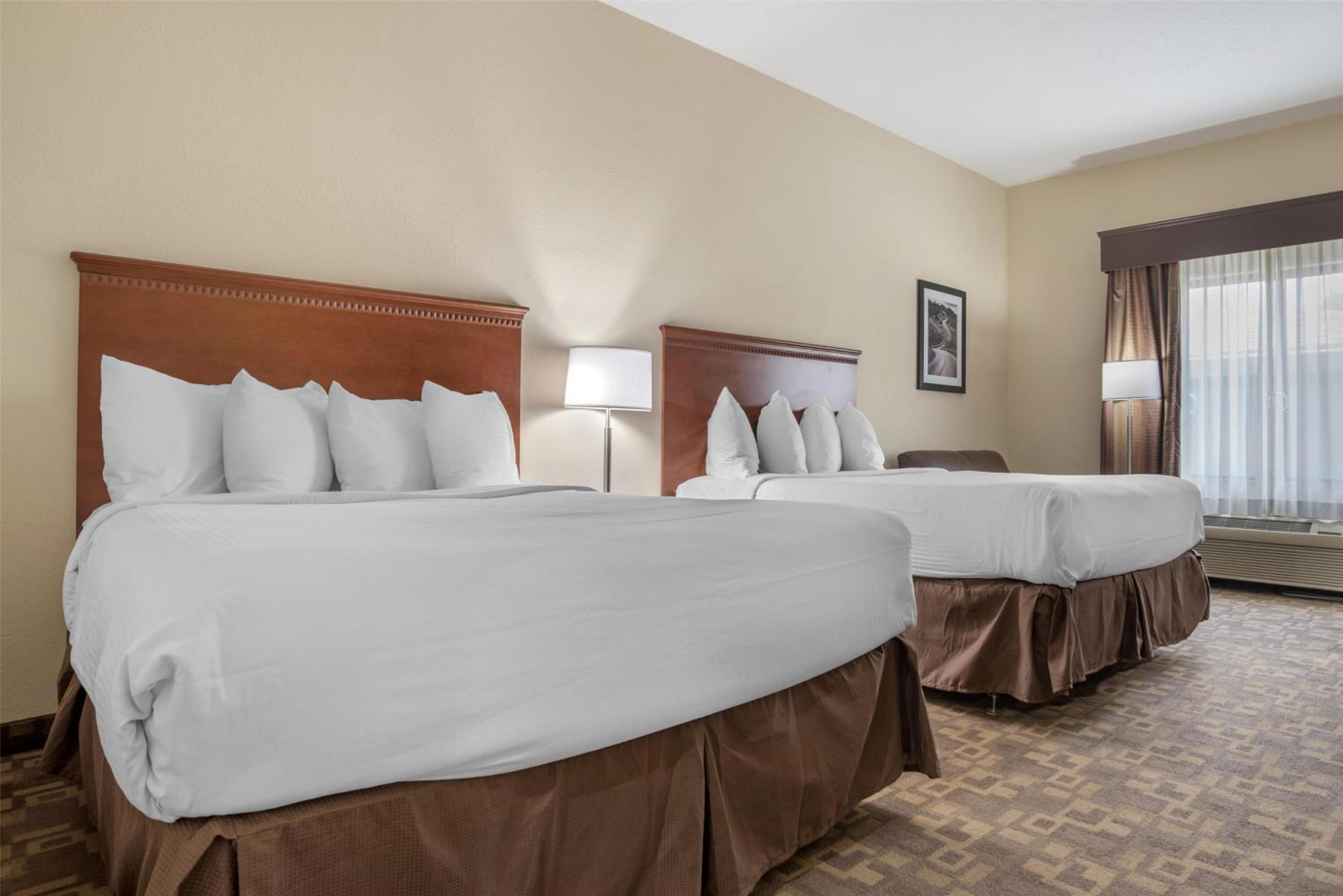Queen Room with Two Queen Beds, Bath Tub and Sofa Bed - Disability Access/Non-Smoking