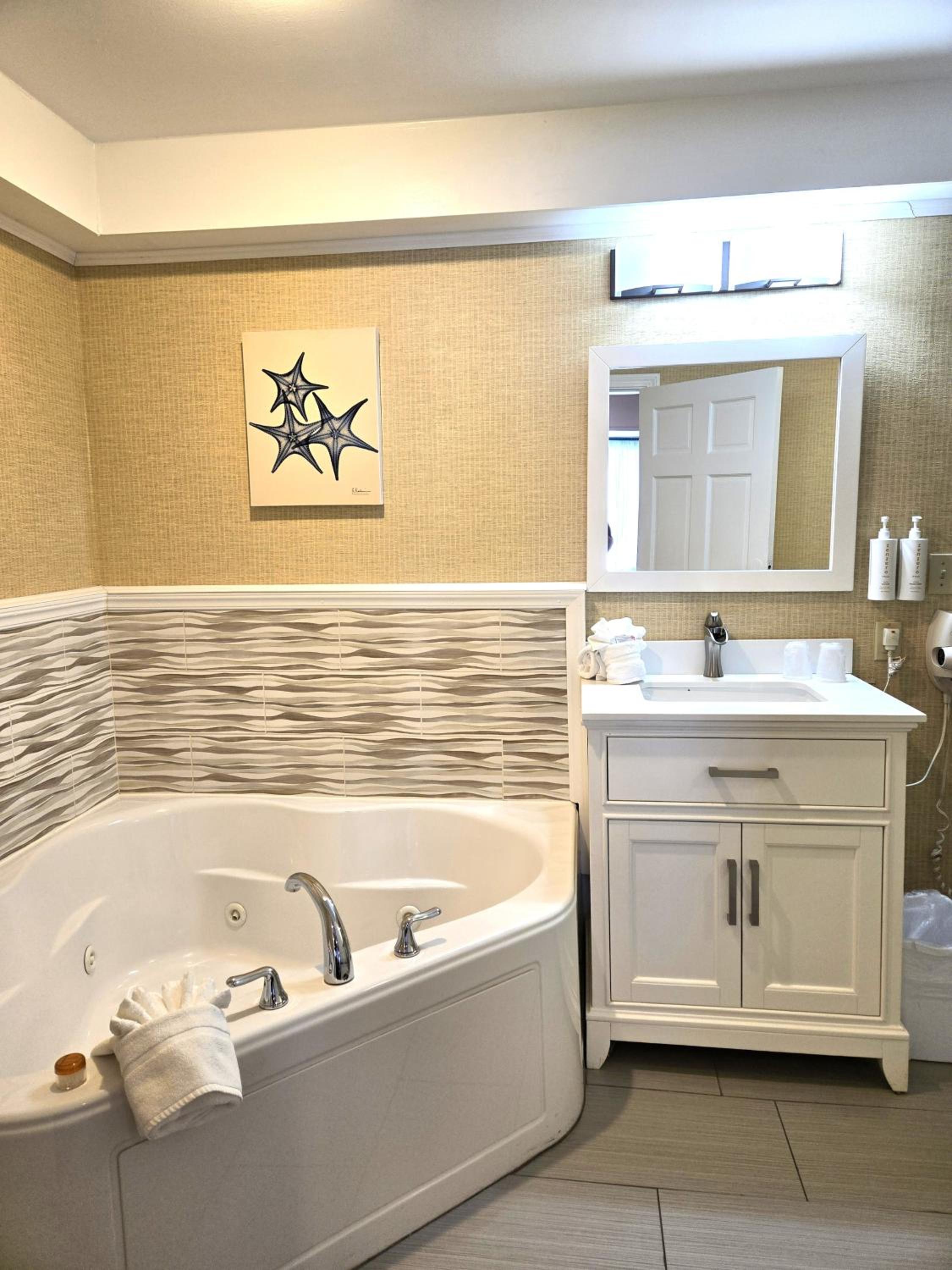 Studio with Spa Bath