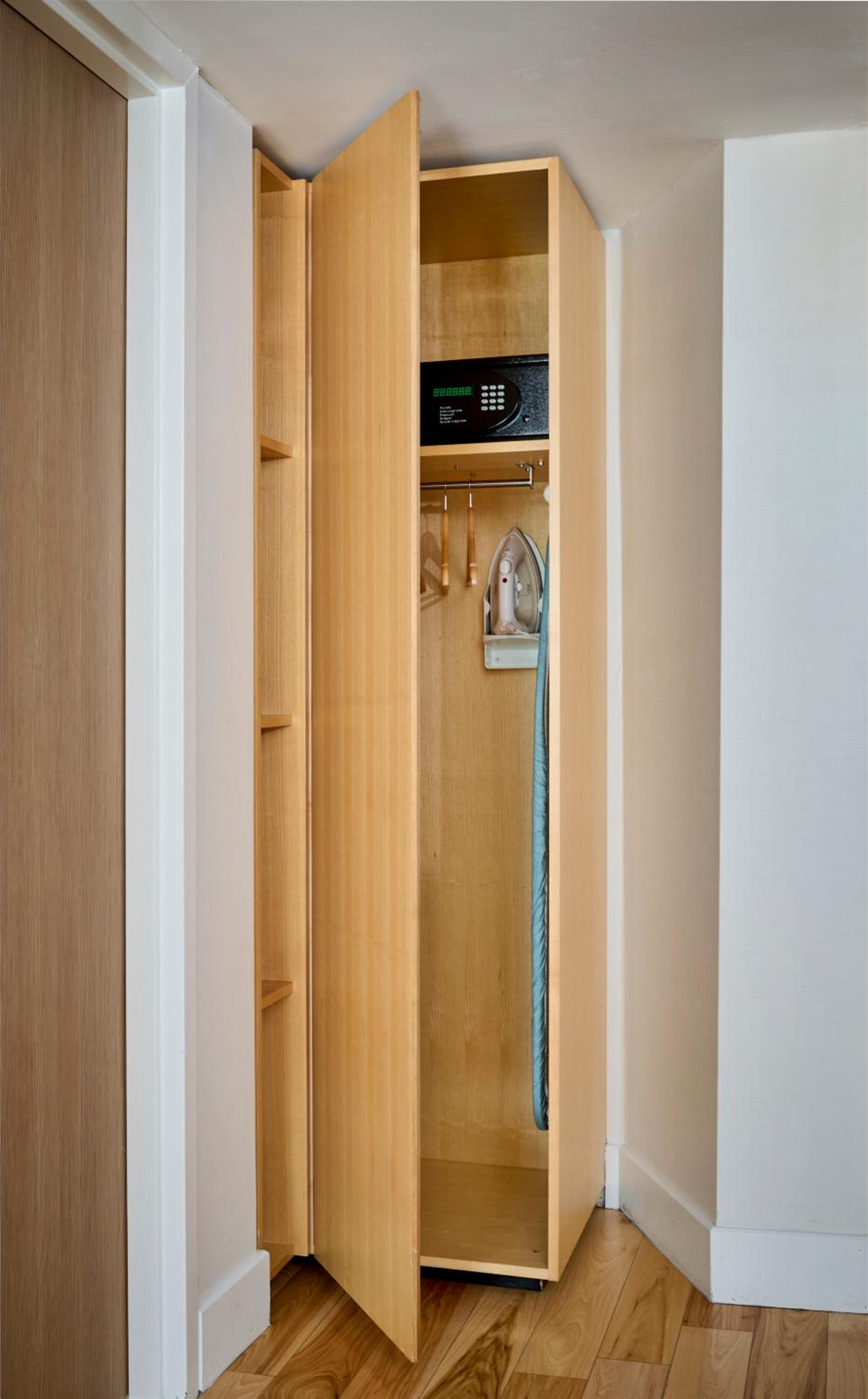 Queen Room with 2 Queen Beds - Non Smoking