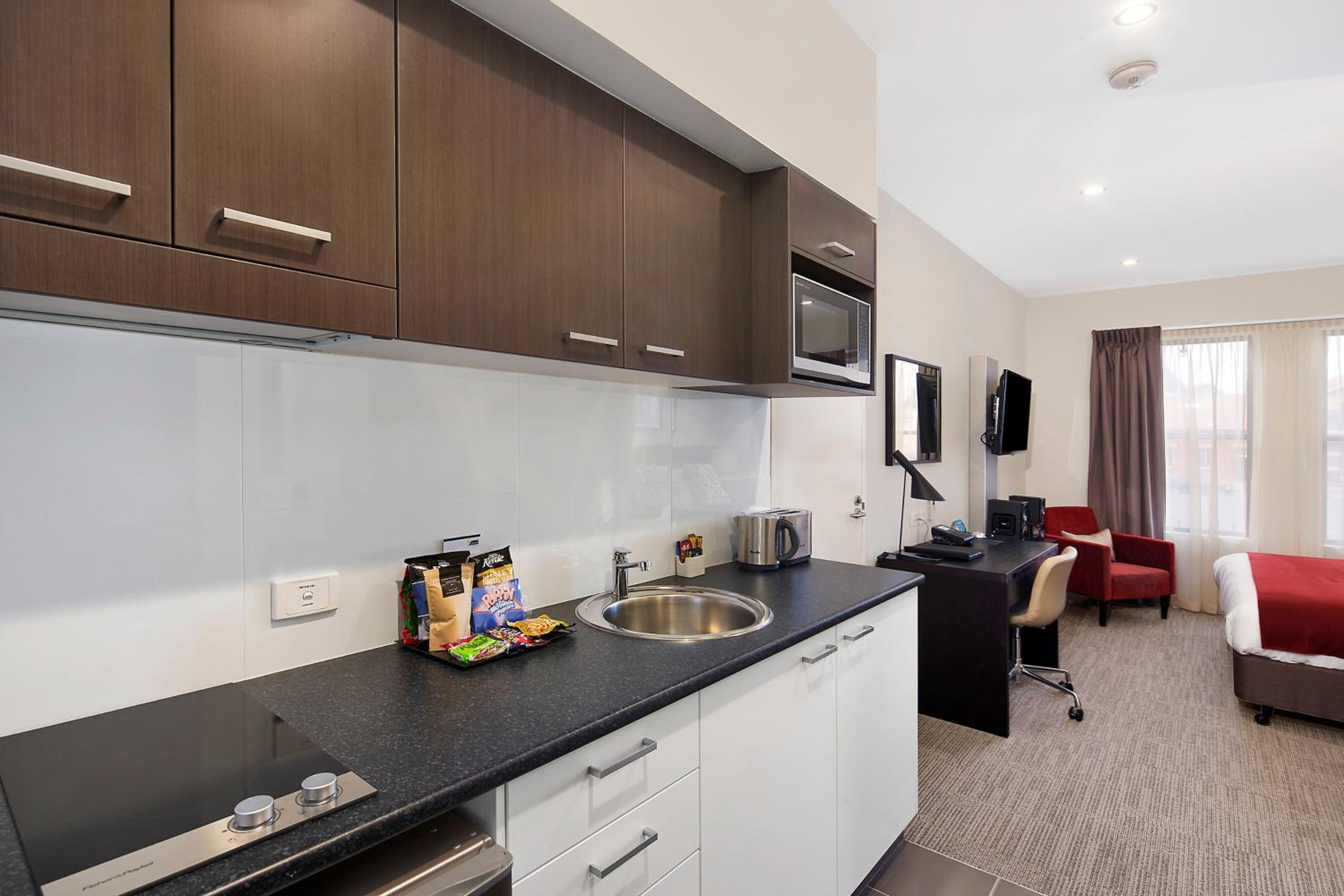 Executive Two-Bedroom Apartment - Photo 5
