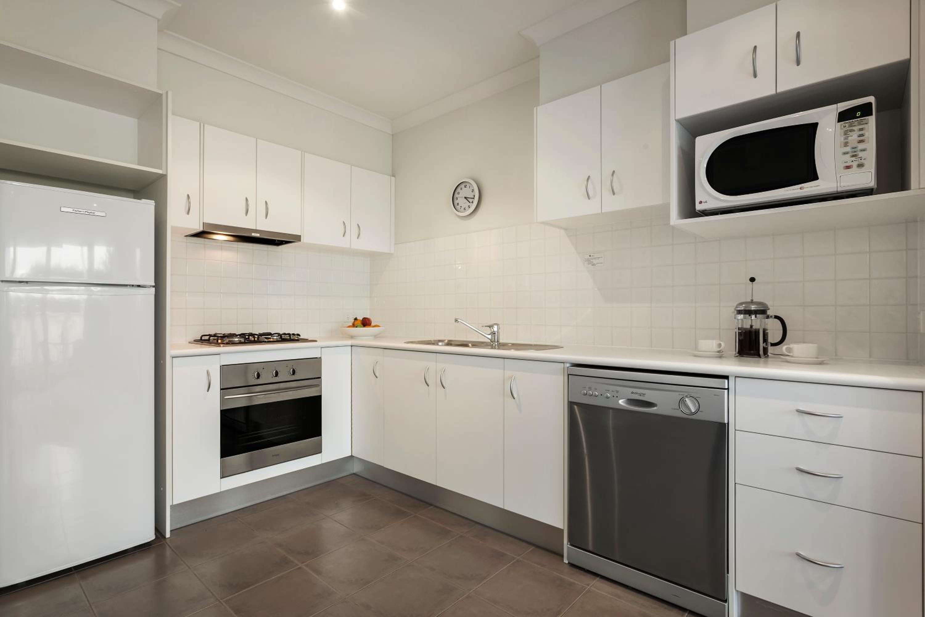 Two-Bedroom Apartment - Photo 7