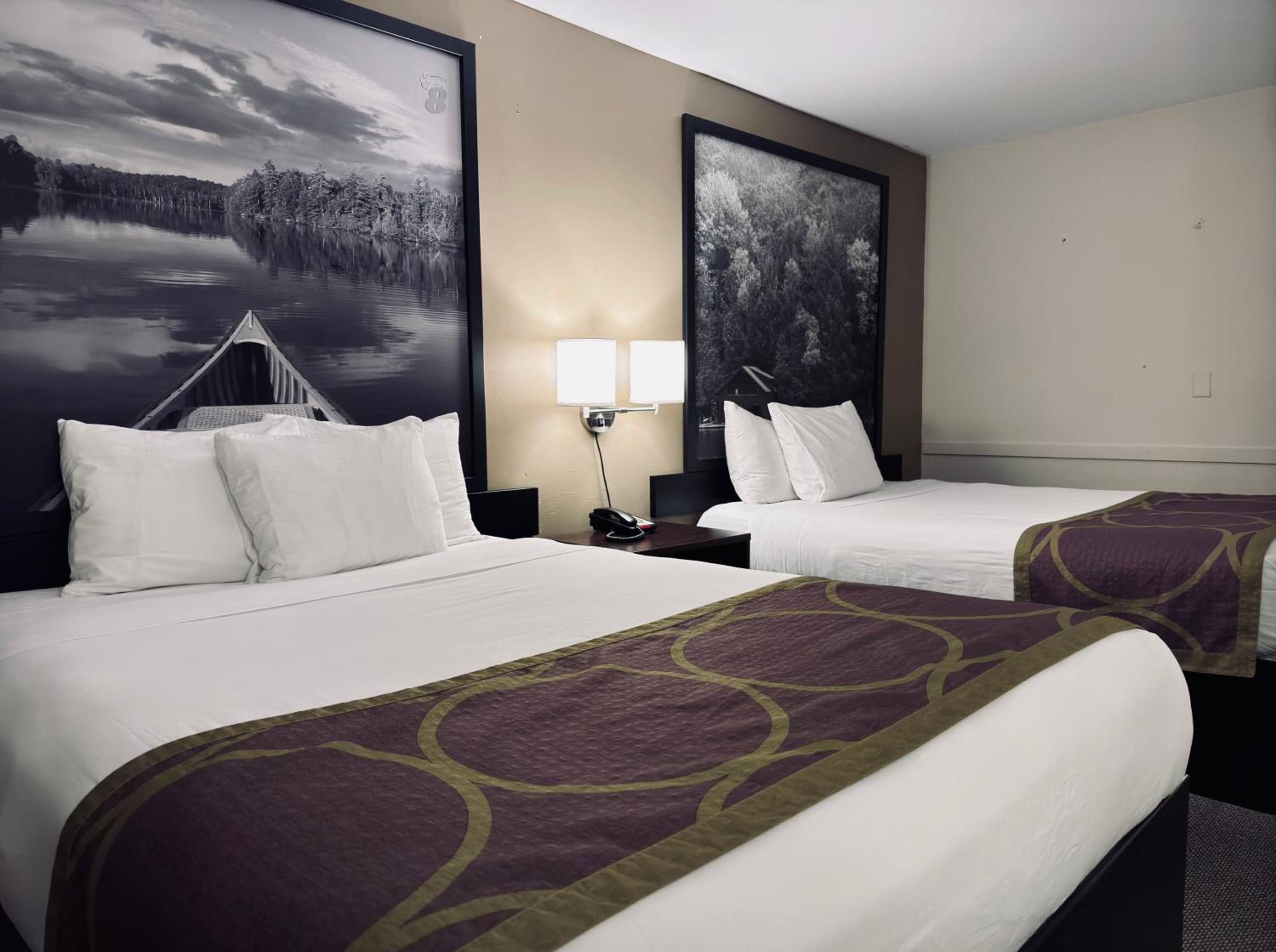 Queen Suite with Two Queen Beds and bath Tub - Mobility Accessible/Non-Smoking - Photo 1