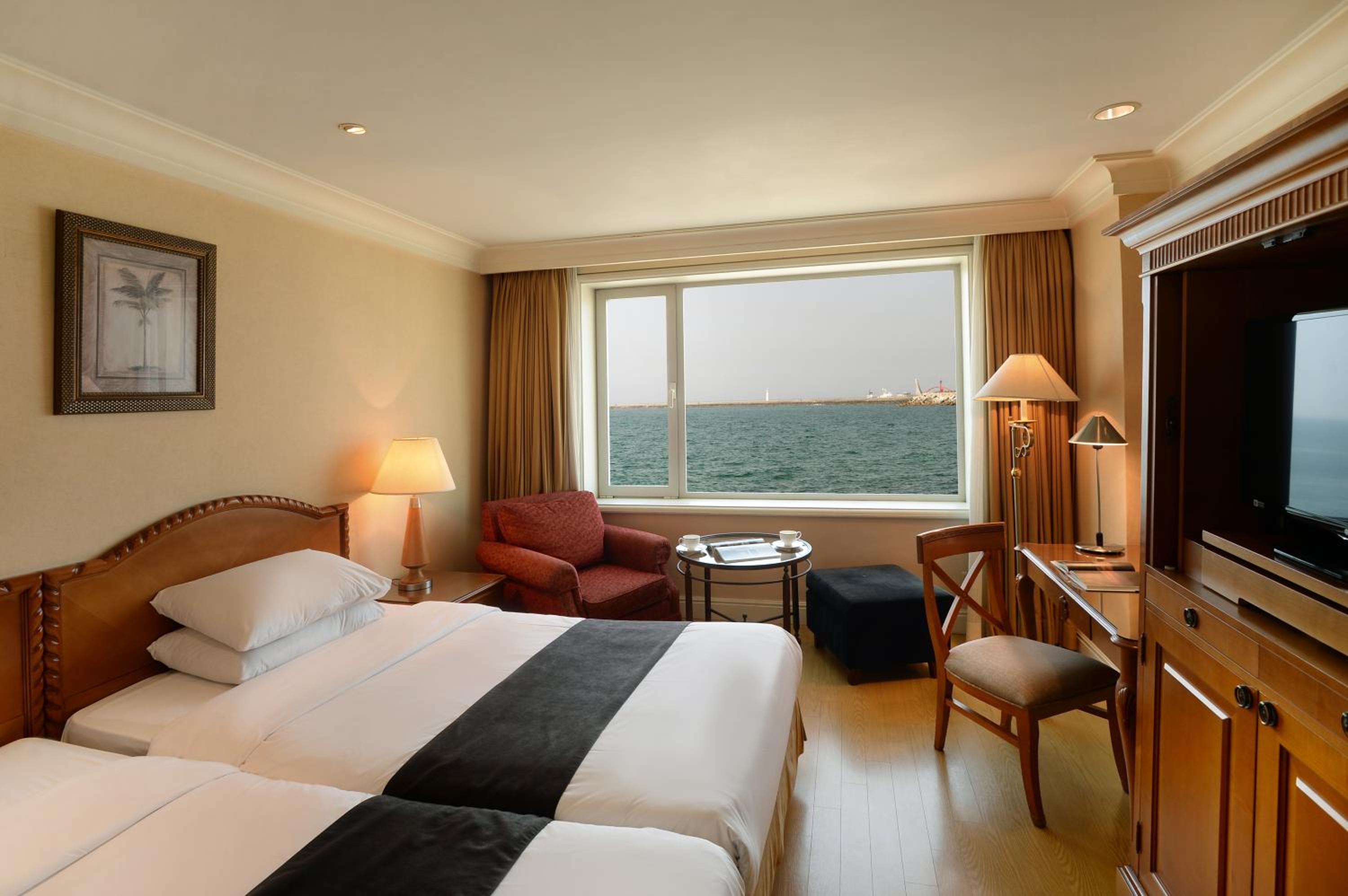 Deluxe Twin Ocean View - Photo 3