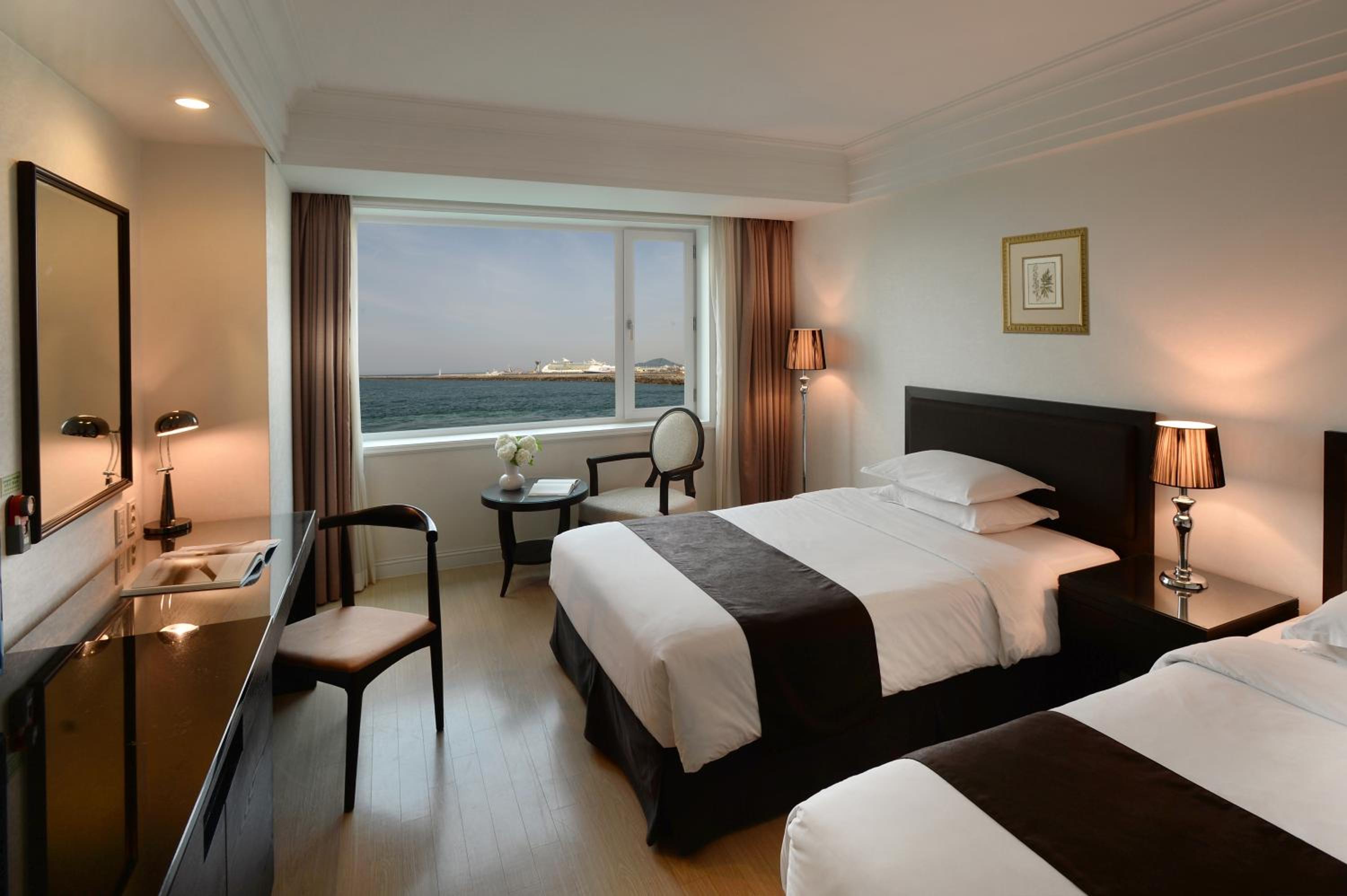 Deluxe Twin Ocean View - Photo 4