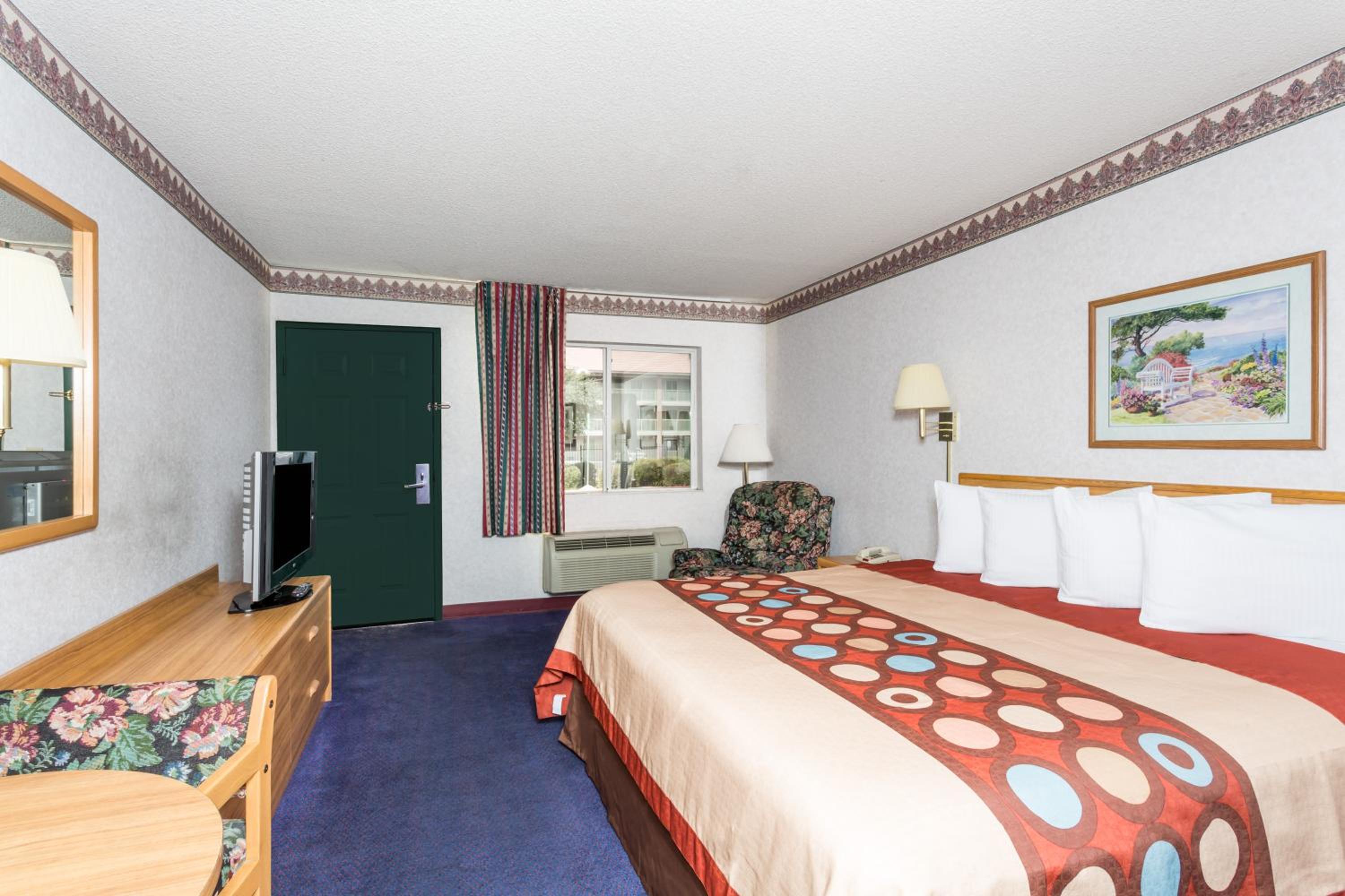 King Room - Disability Access/Non-Smoking photo 1