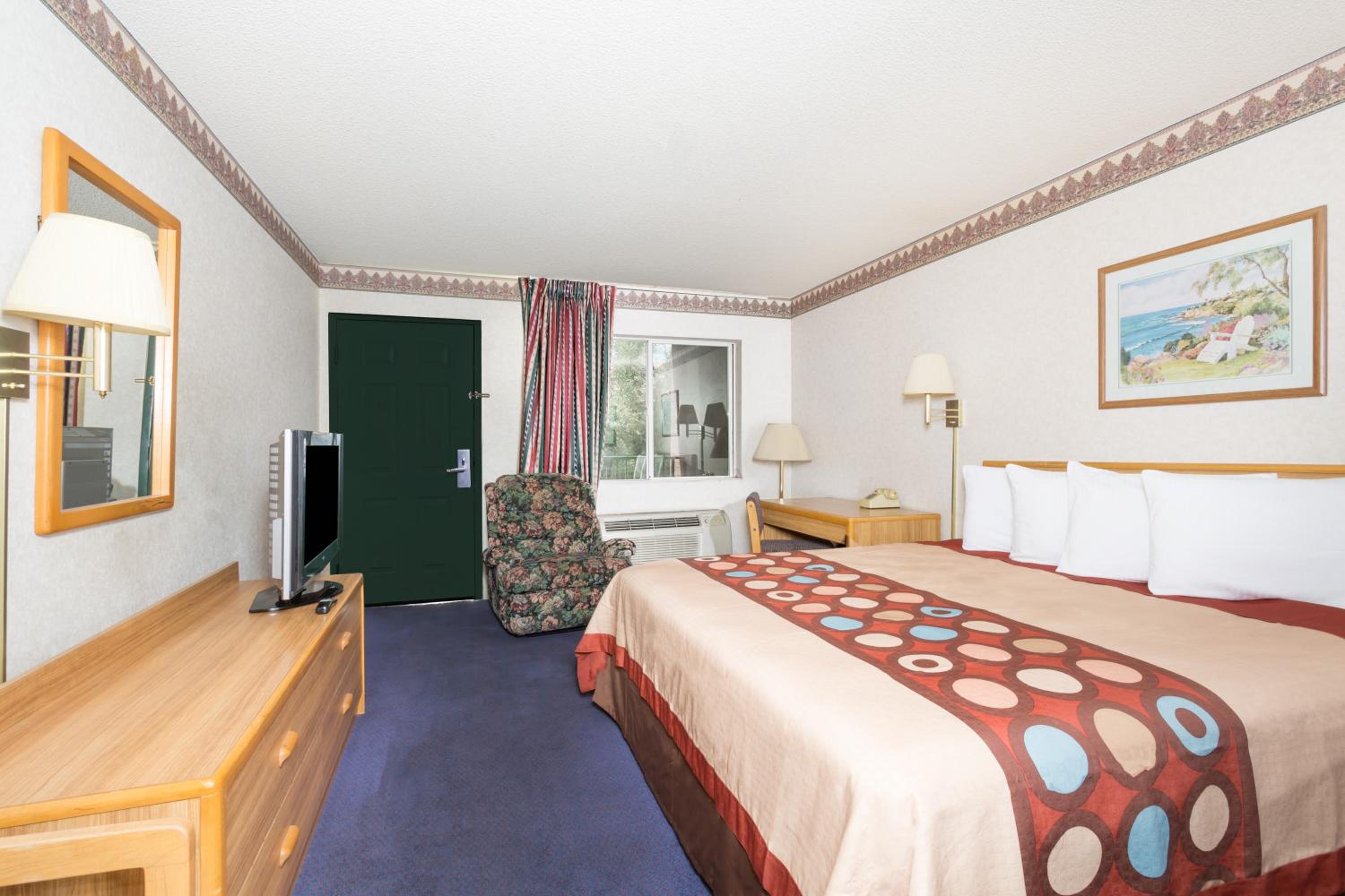 King Studio Suite - Non-Smoking photo 1