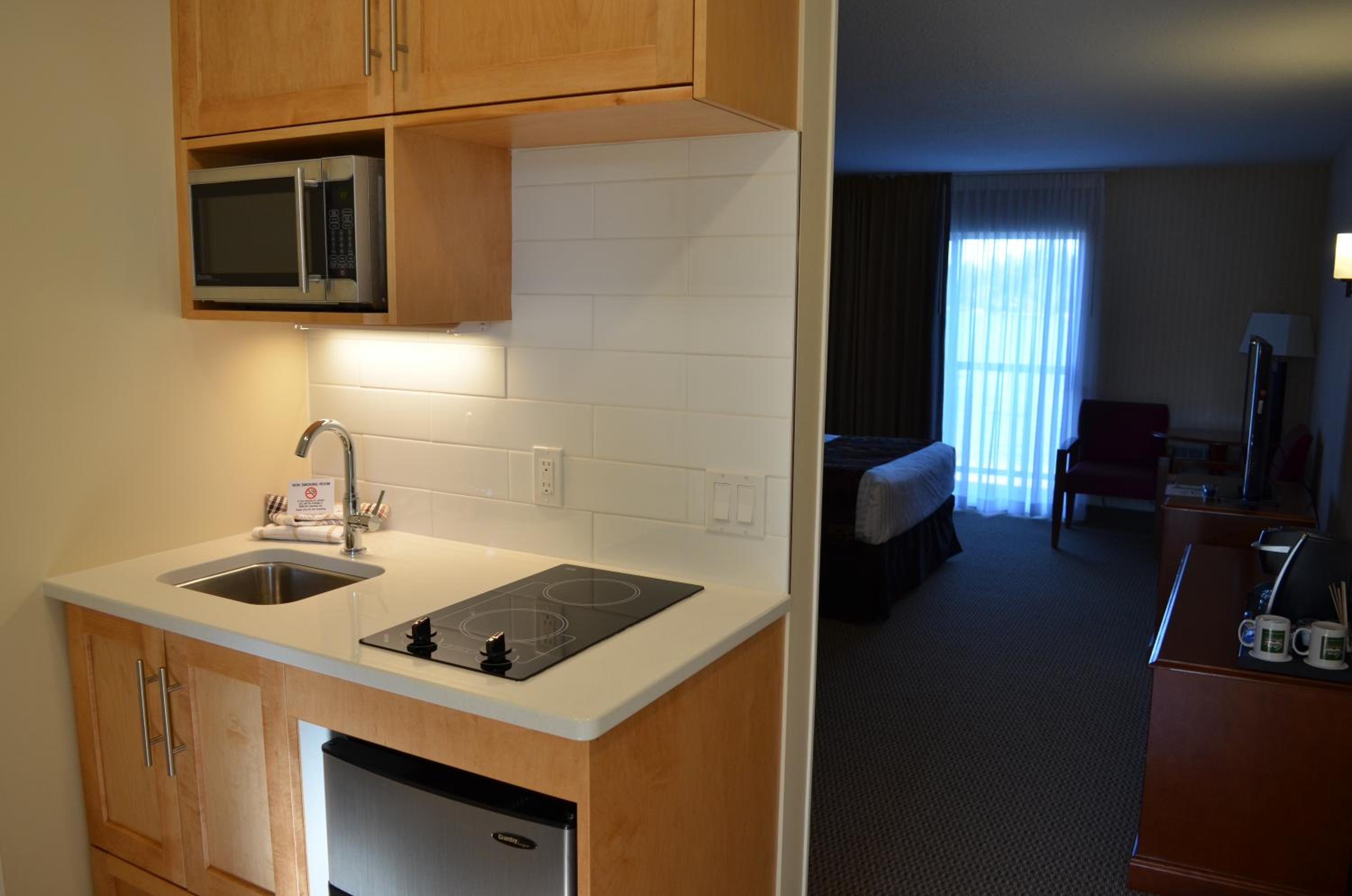 Queen Studio with Two Queen Beds with Lake View - Photo 6