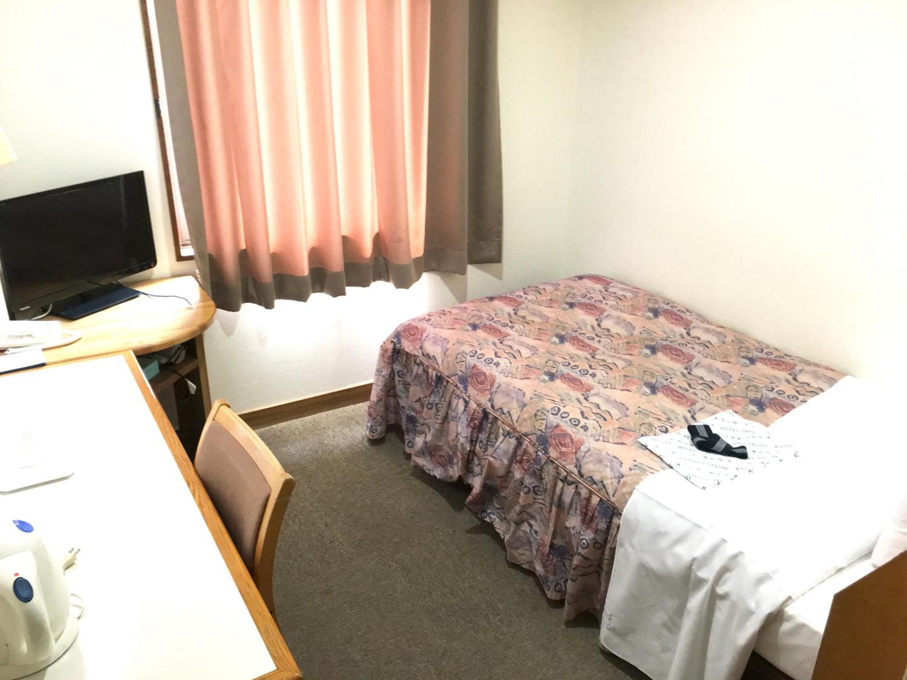 Single Room - Smoking photo 2