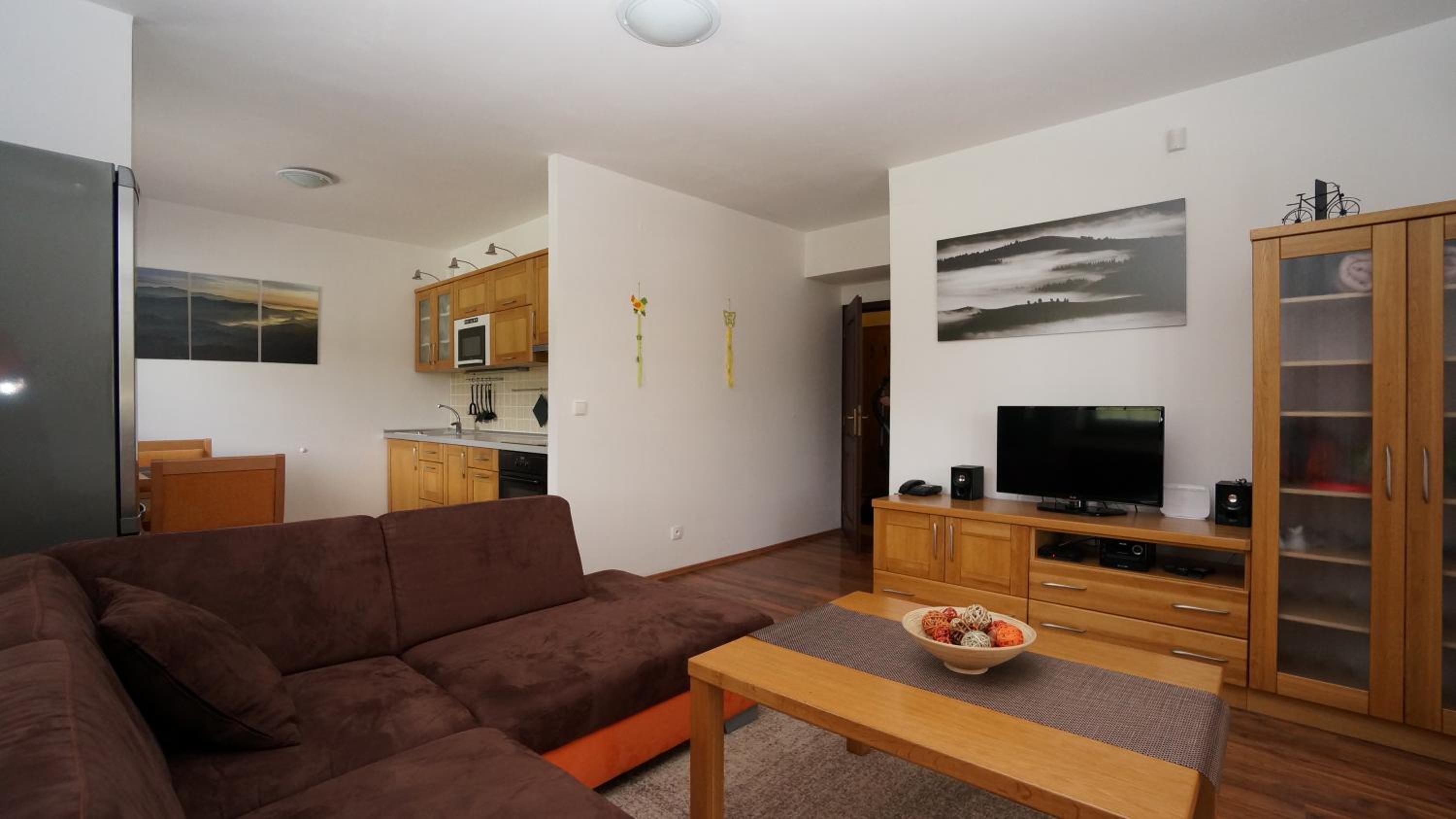 One-Bedroom Apartment photo 1