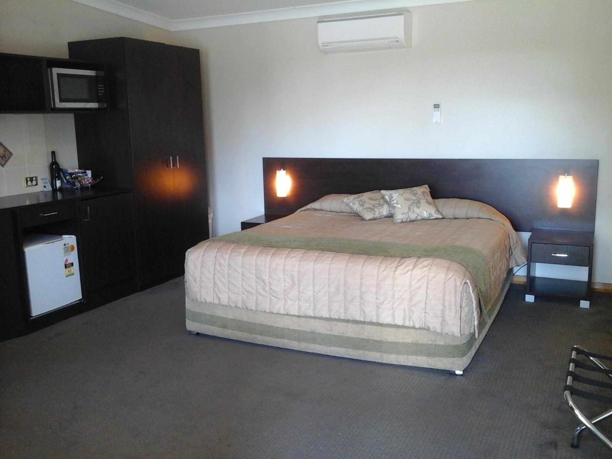Executive King Room with Spa Bath